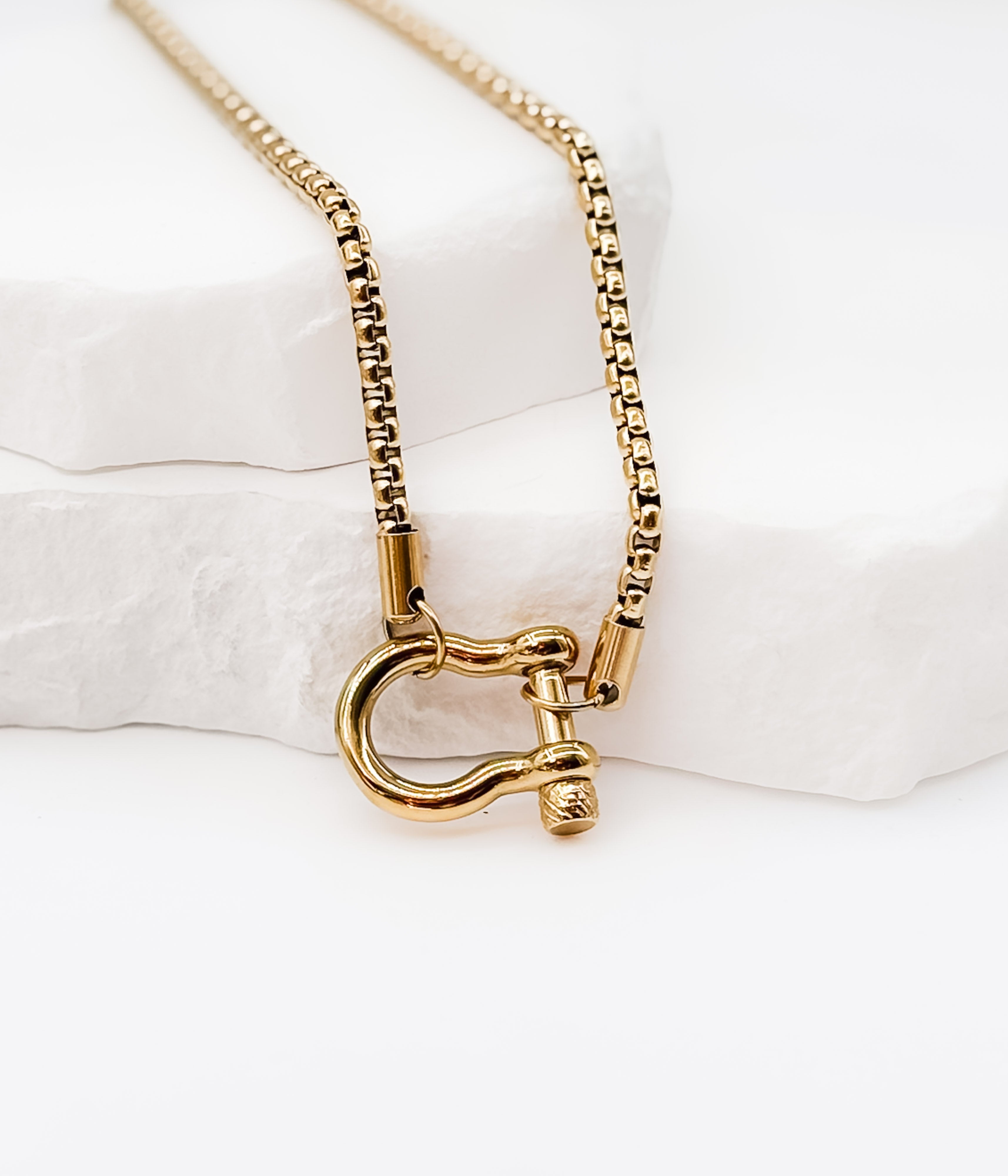 Gold Toggle Clasp Necklace - Rural Haze