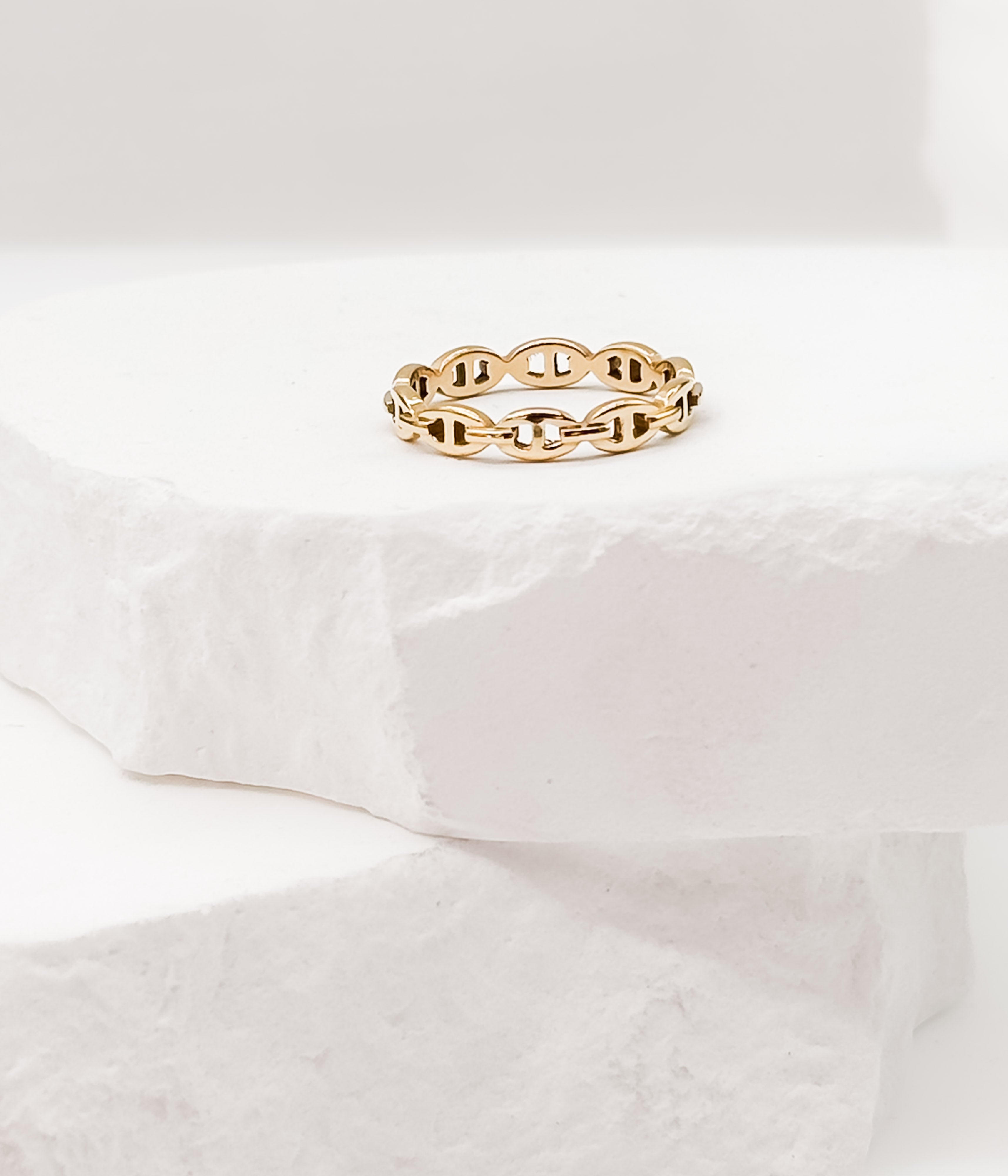 Delicate Gold Link Ring - Rural Haze