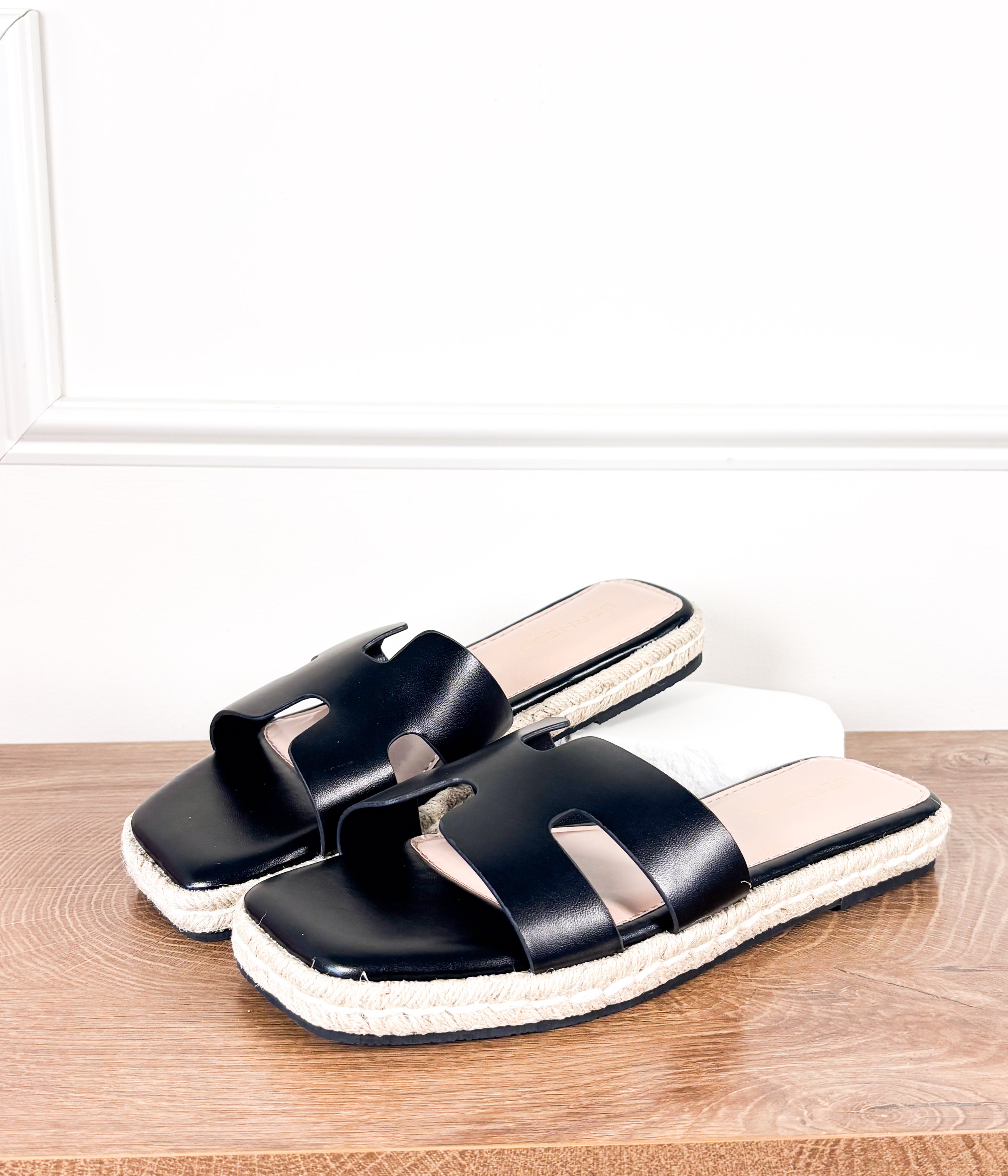 Kendra Sandal in Black - Rural Haze