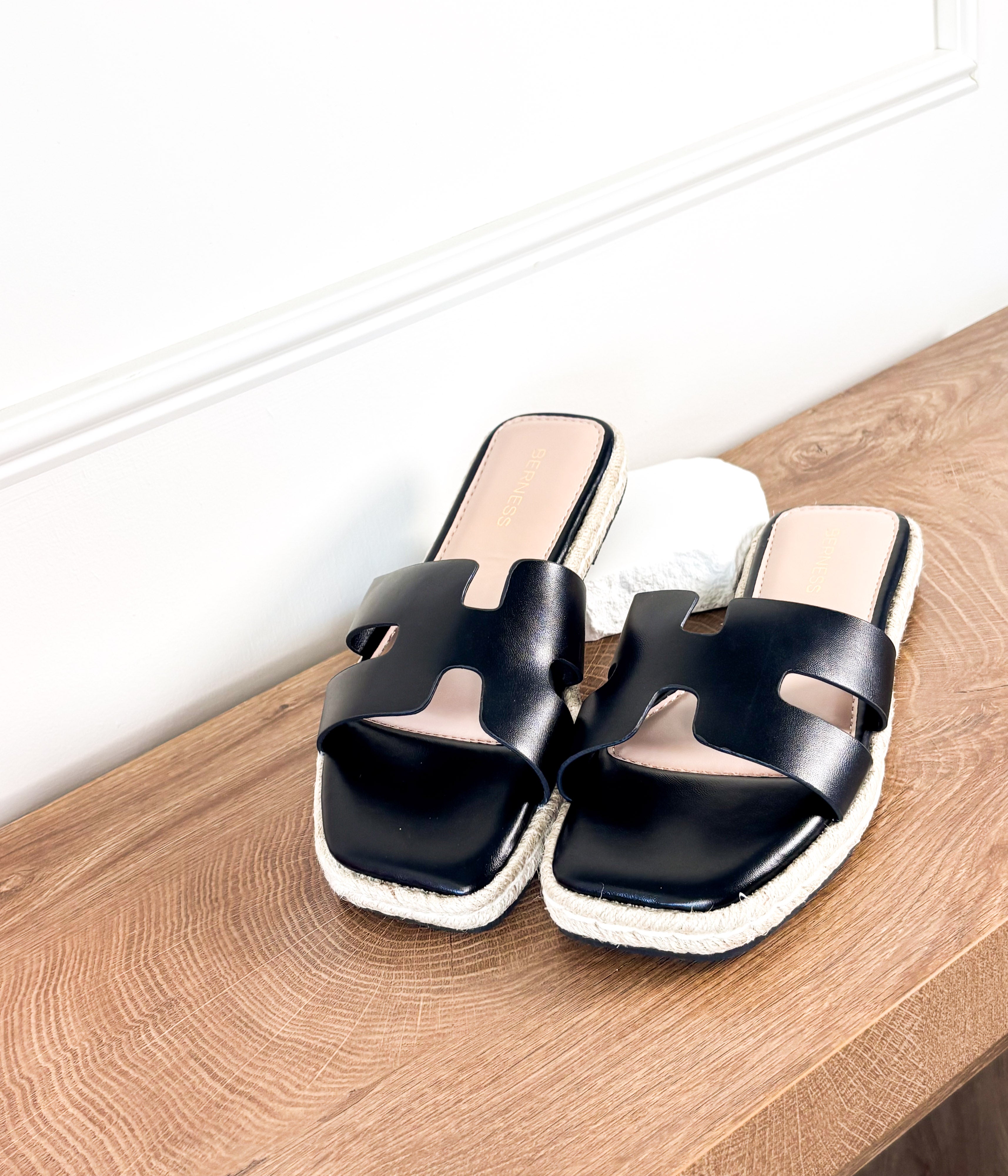 Kendra Sandal in Black - Rural Haze