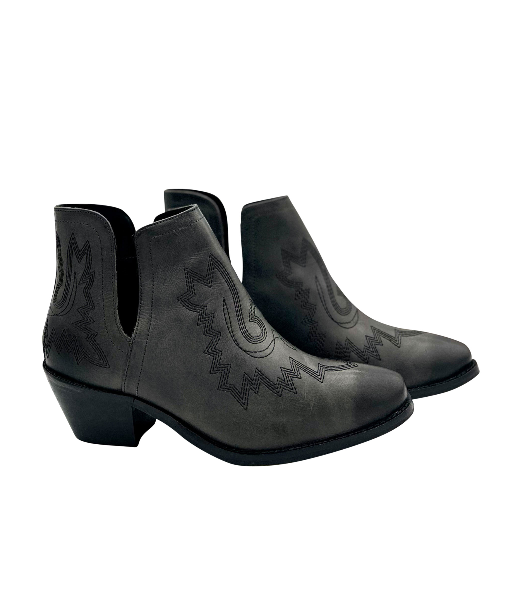 Kickin' Booties in Black - Rural Haze