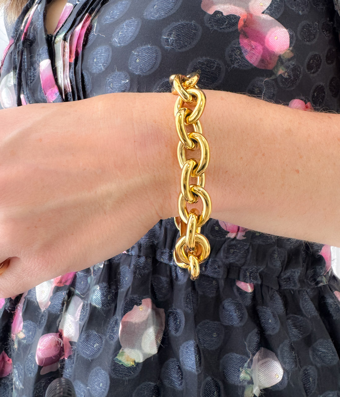 Liv Large Chain Bracelet in Gold - Rural Haze