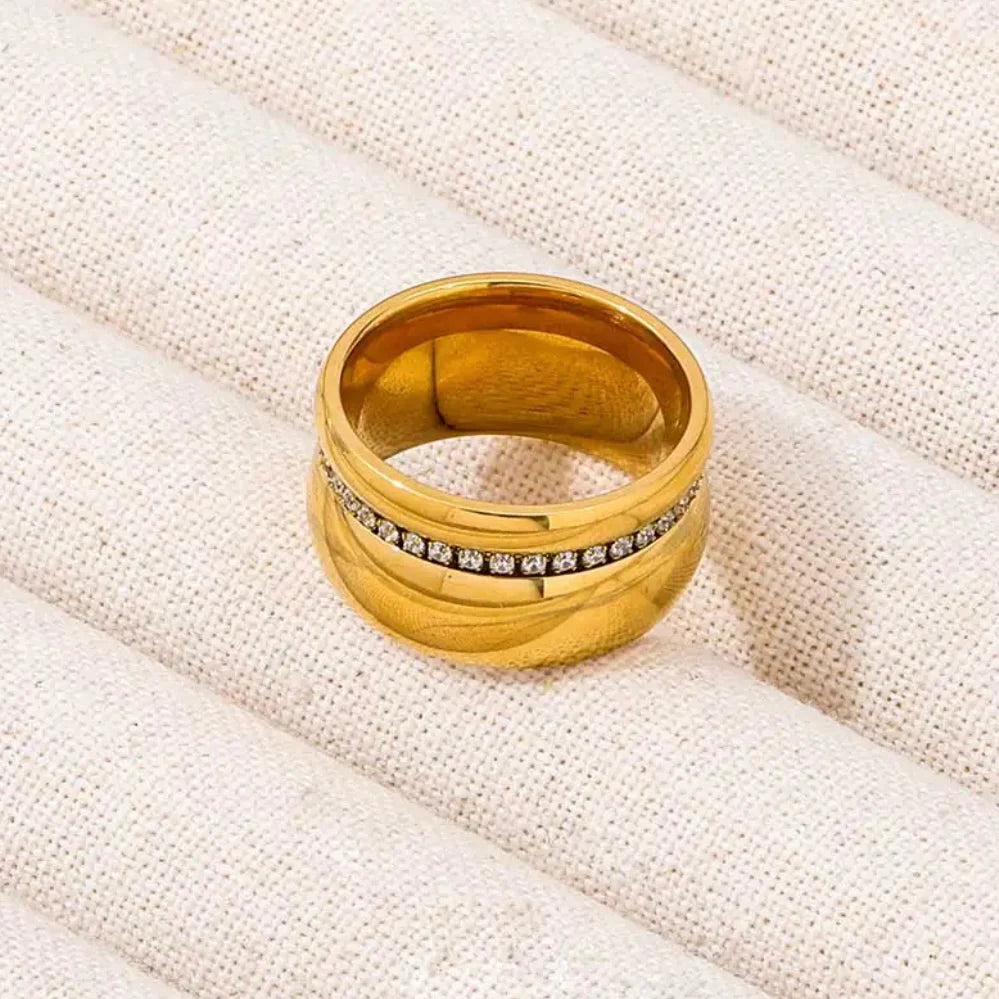 Misty Gold Ring - Rural Haze