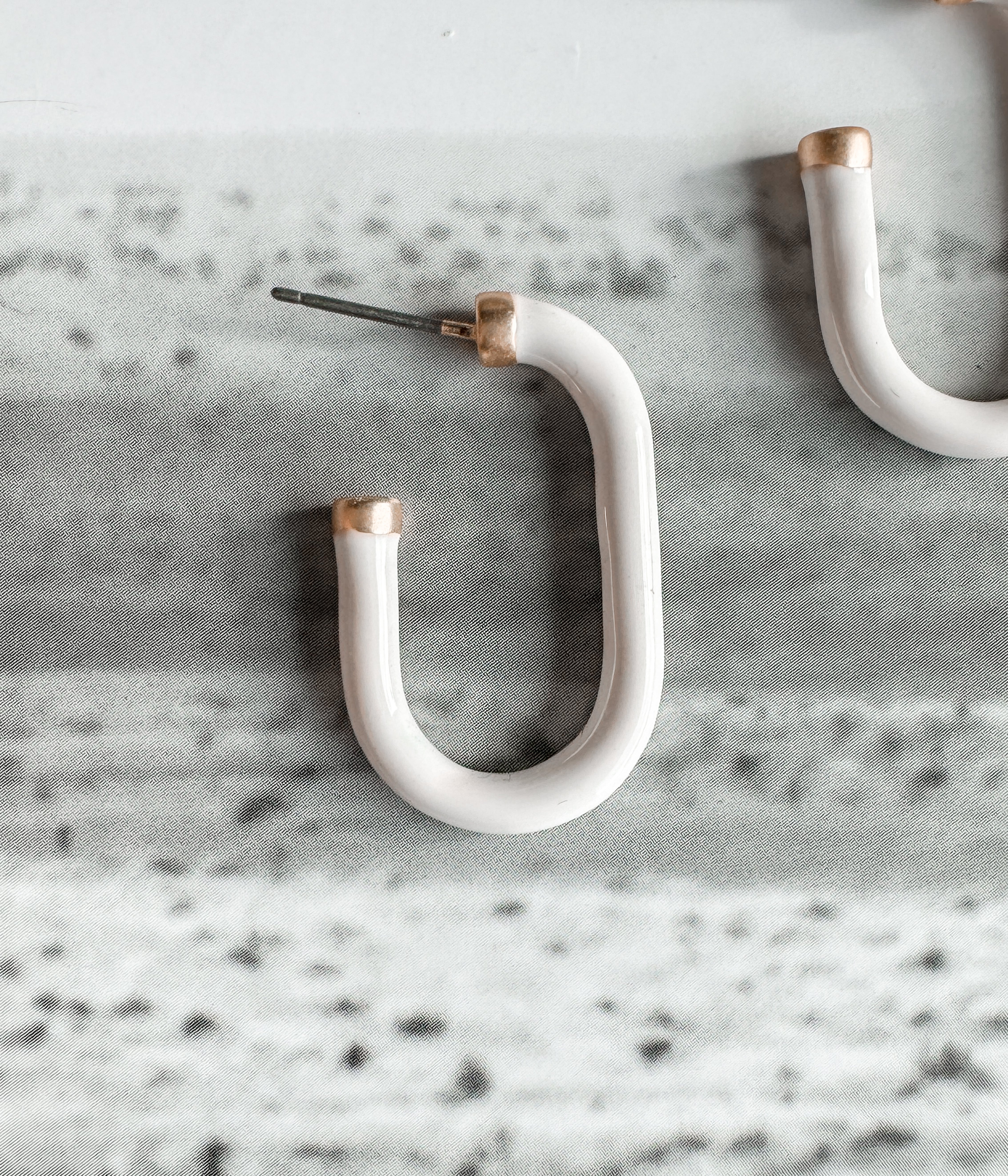 Naveah White Earrings - Rural Haze