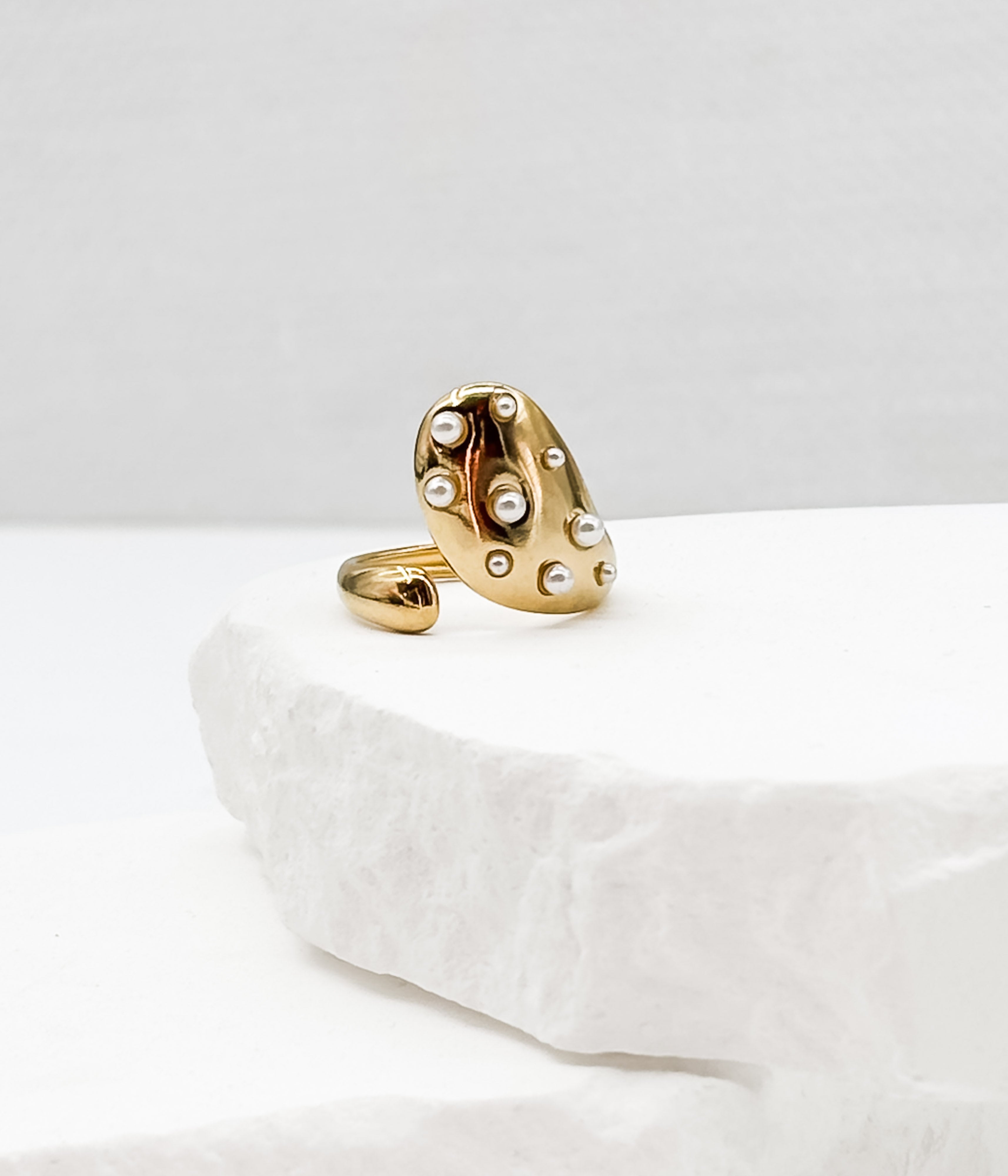 Gold Organic Pearl Ring - Rural Haze