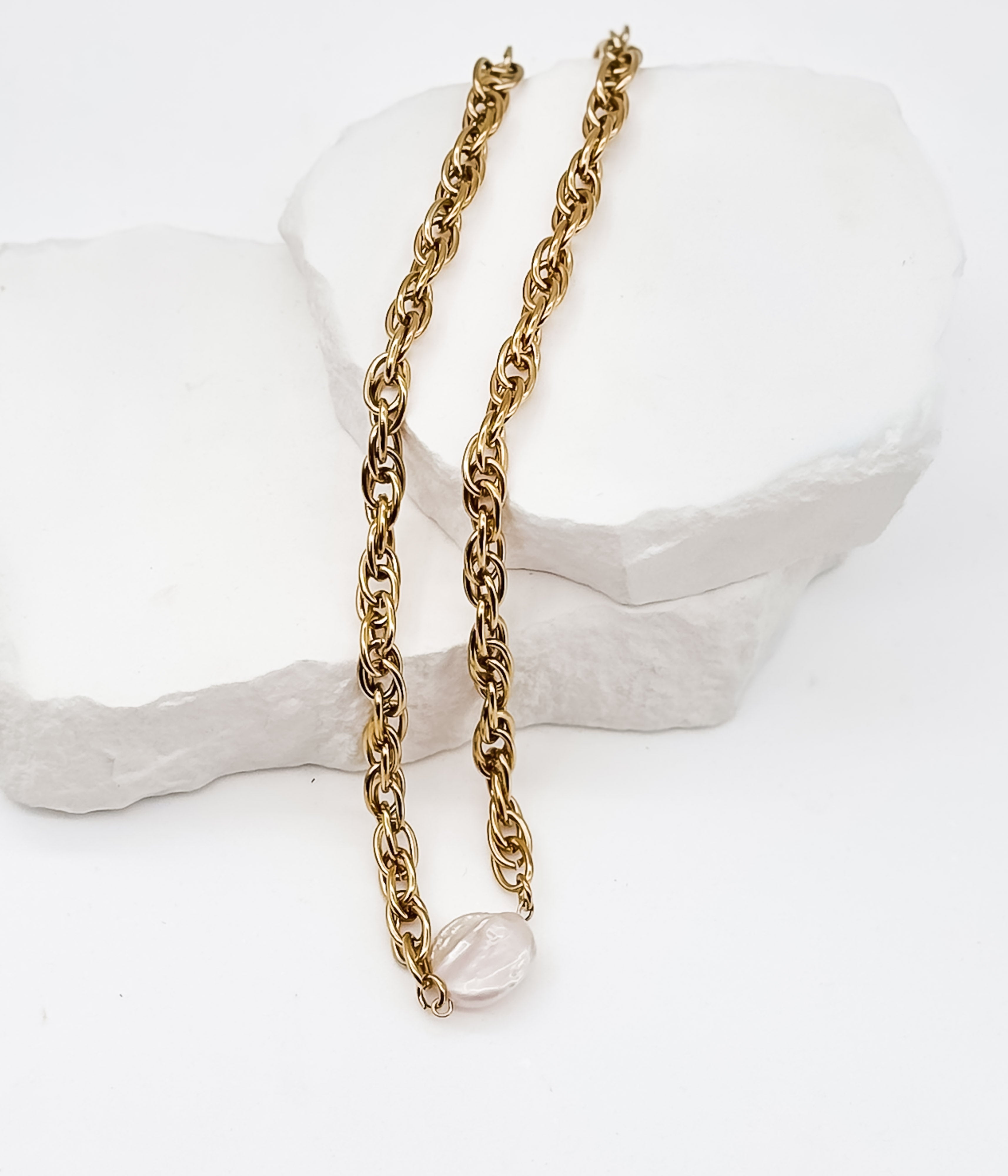 Gold Chain Pearl Necklace - Rural Haze