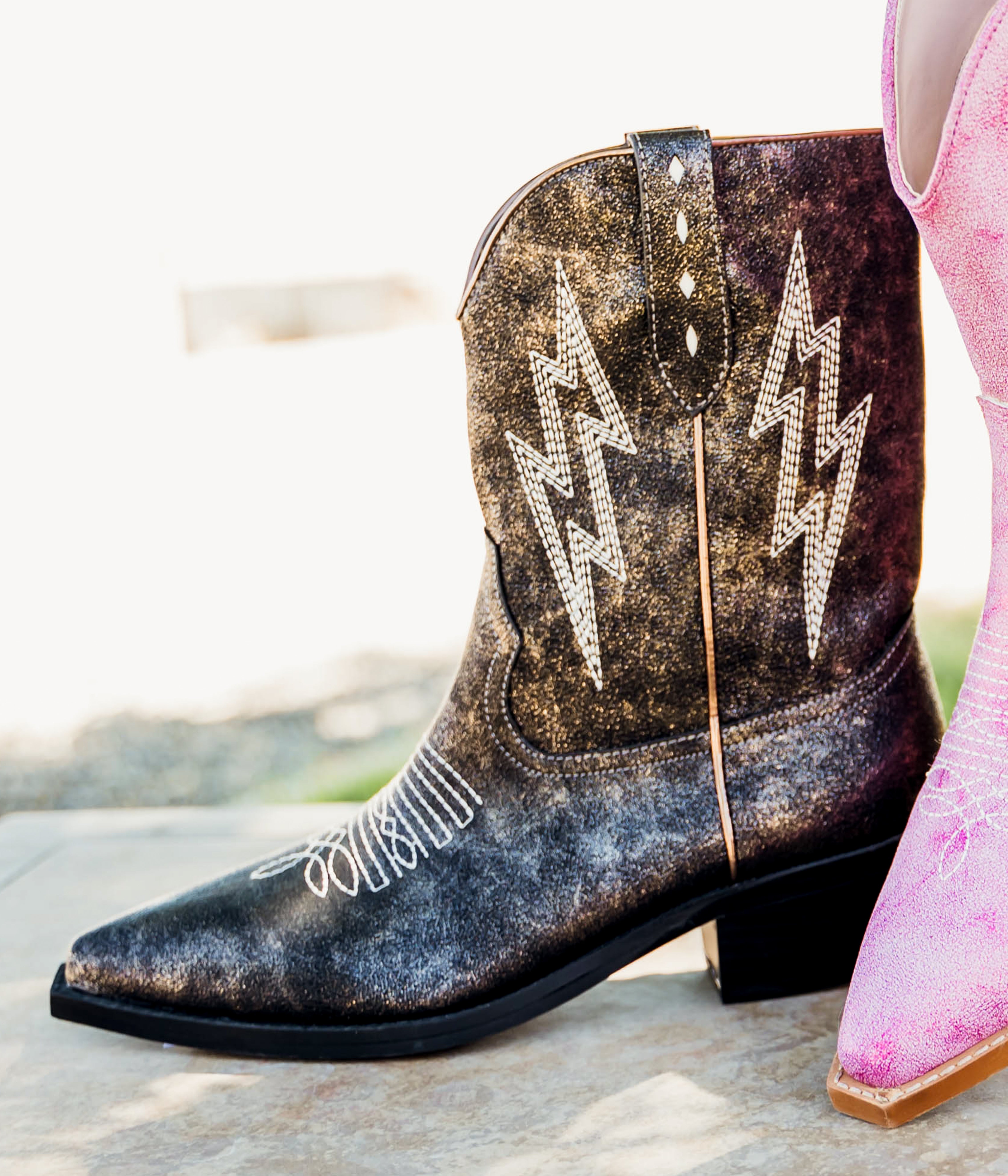 Bowie Metallic Boot in Black - Rural Haze