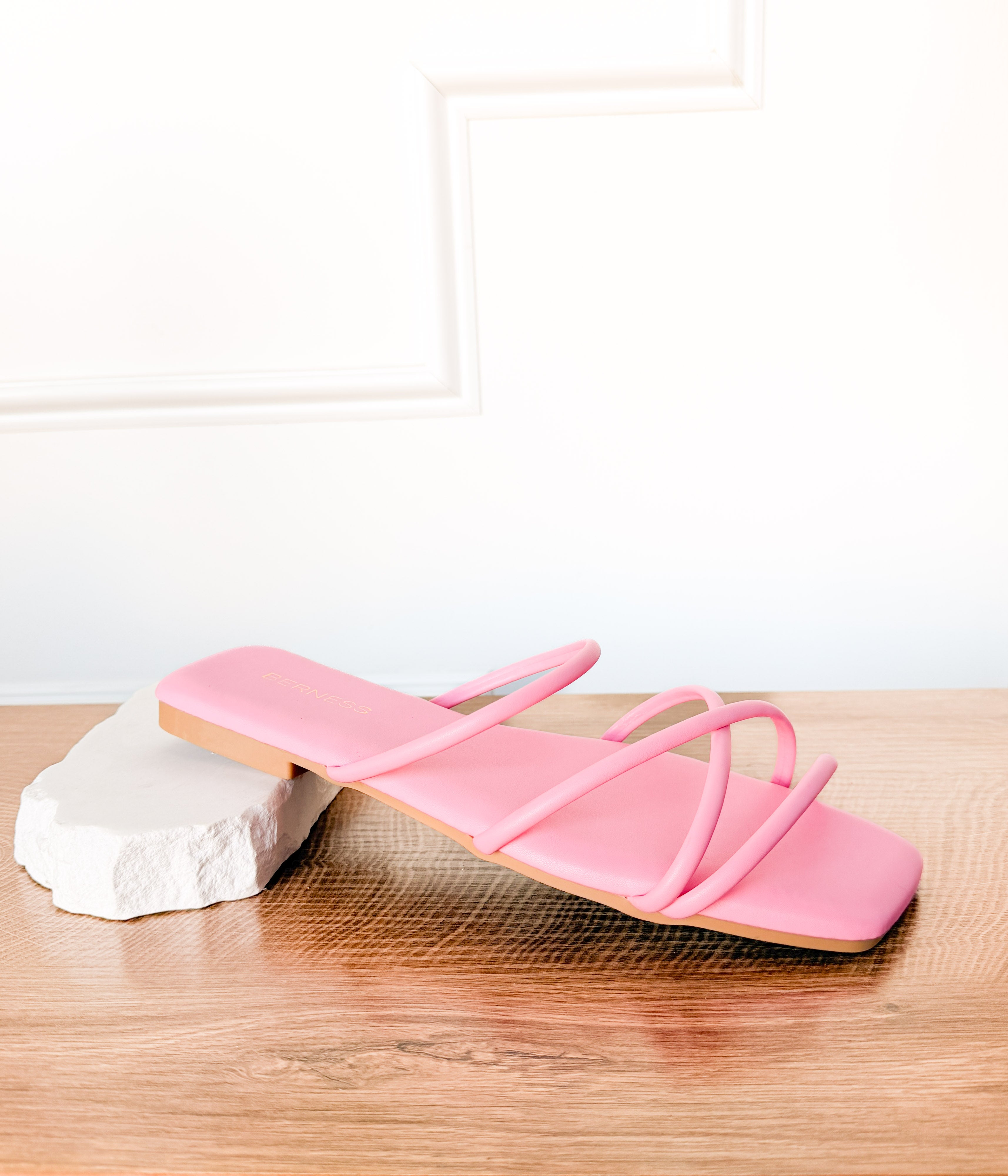 Kamarilia Sandal in Pink