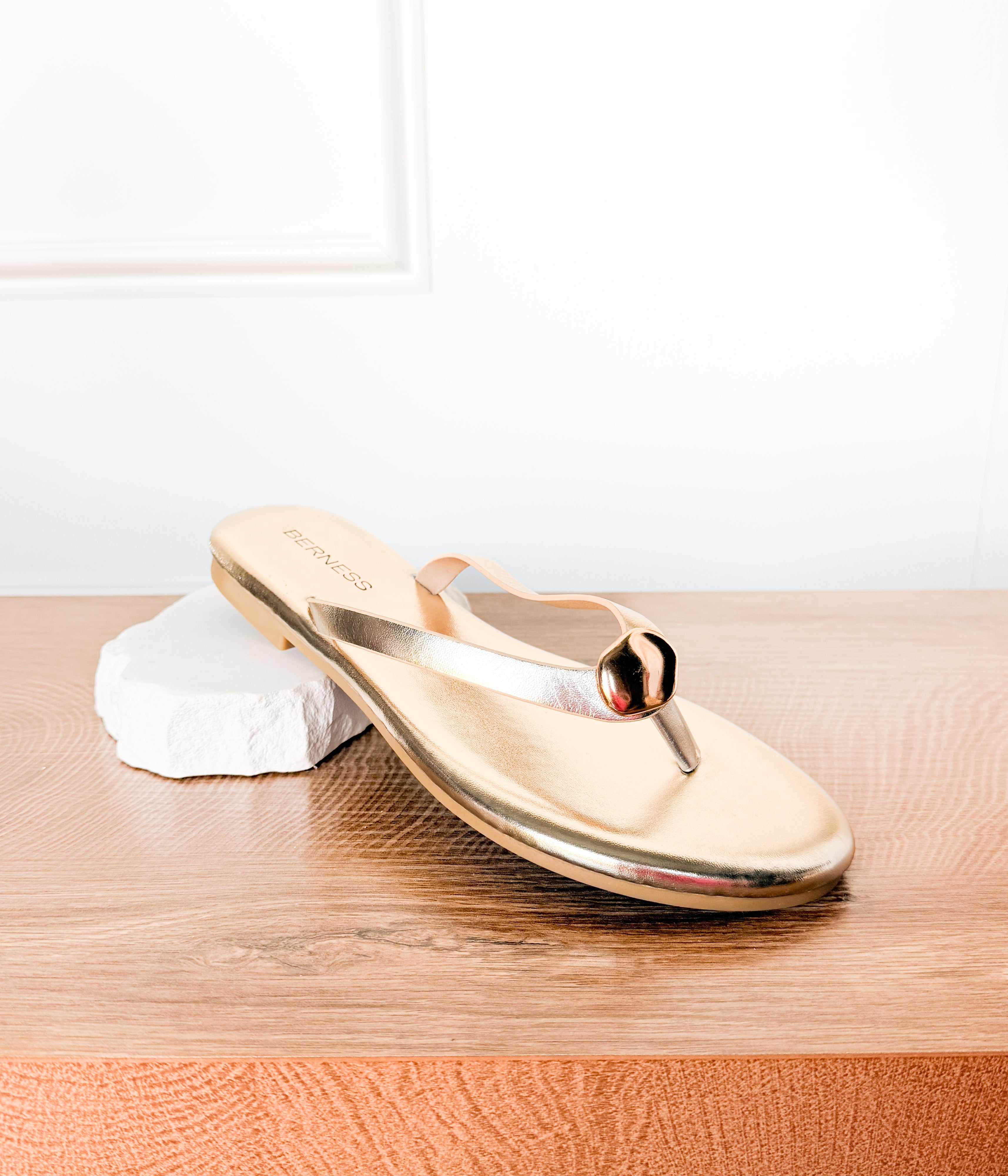 Kellen Sandal in Gold