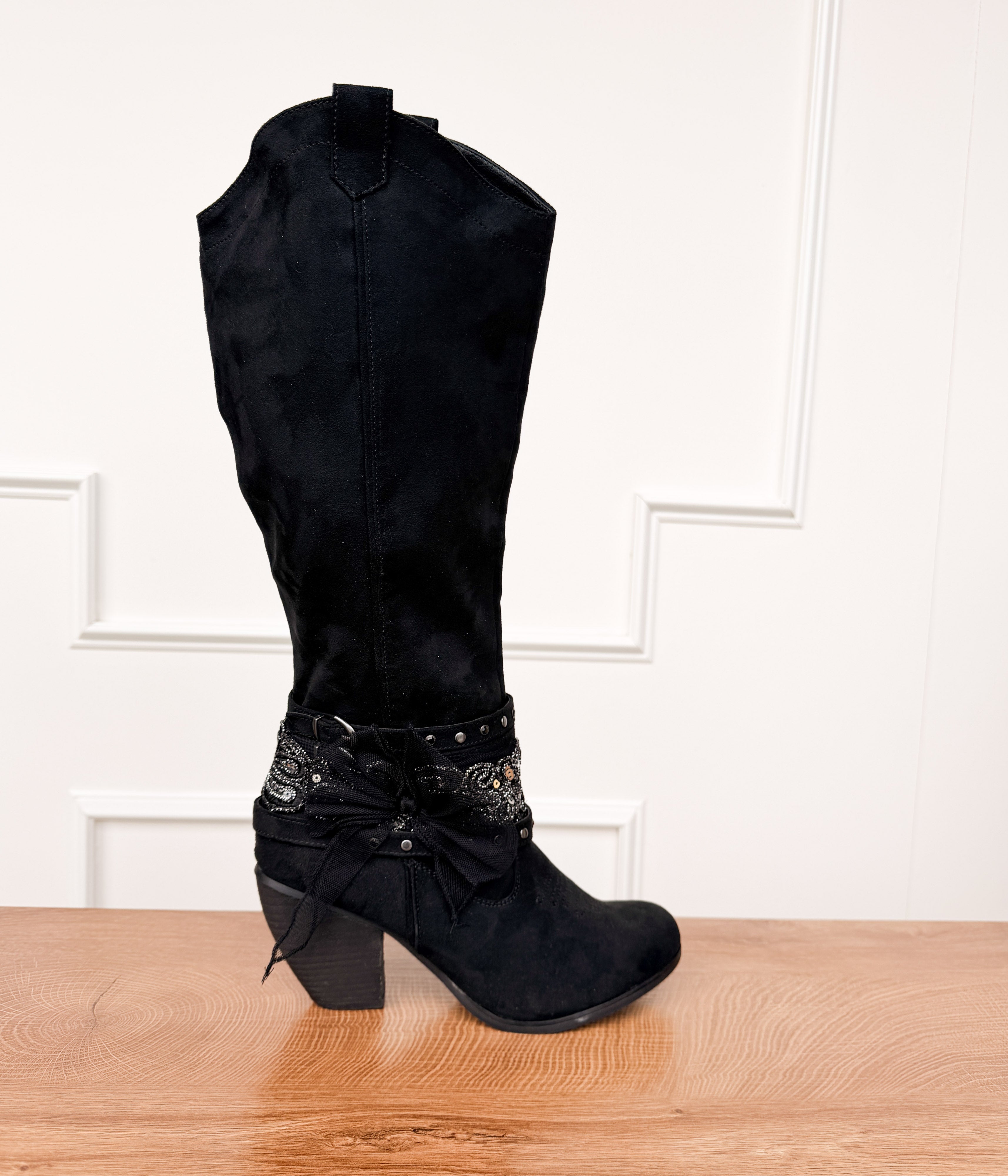 Lush Boot in Black