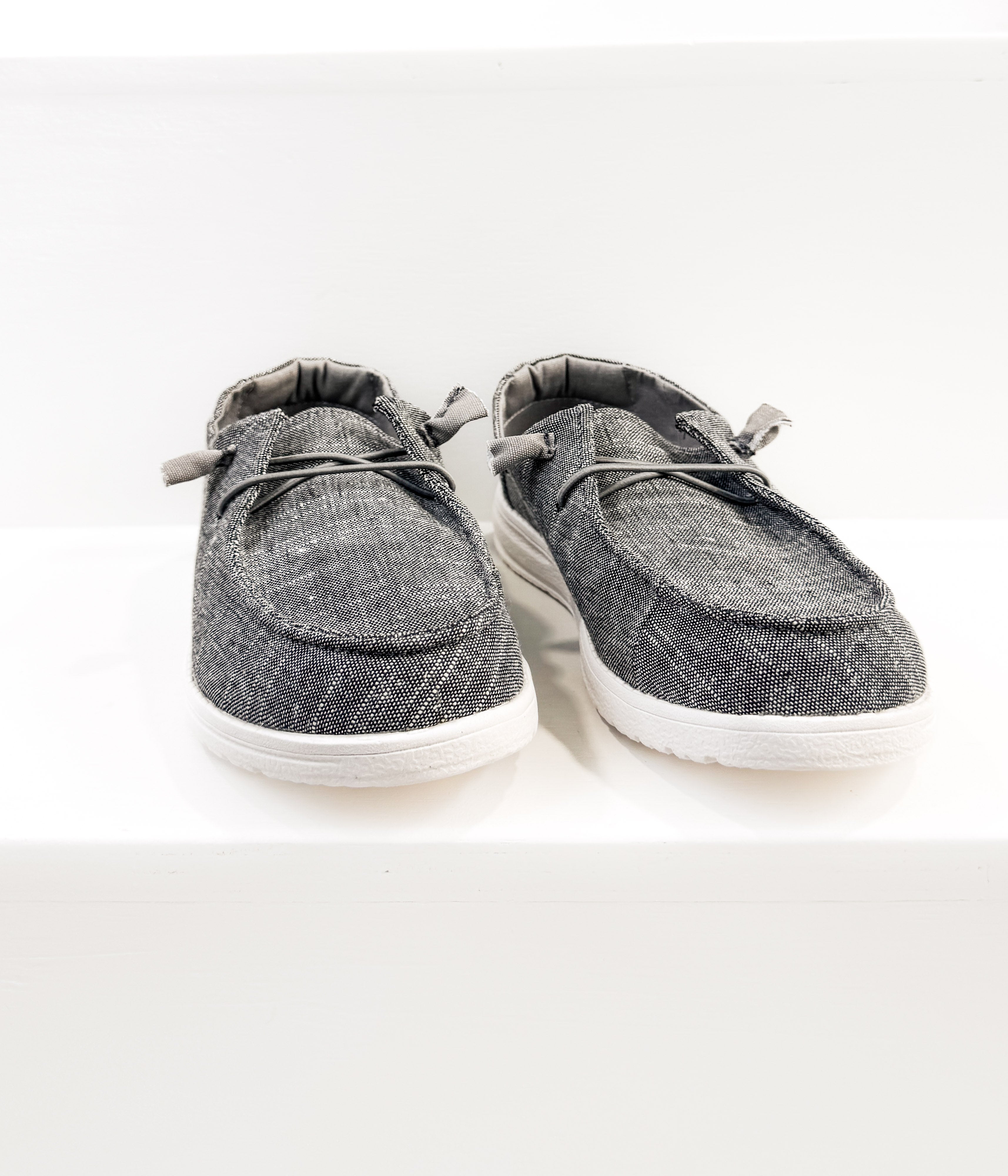 Maco Sneaker in Charcoal