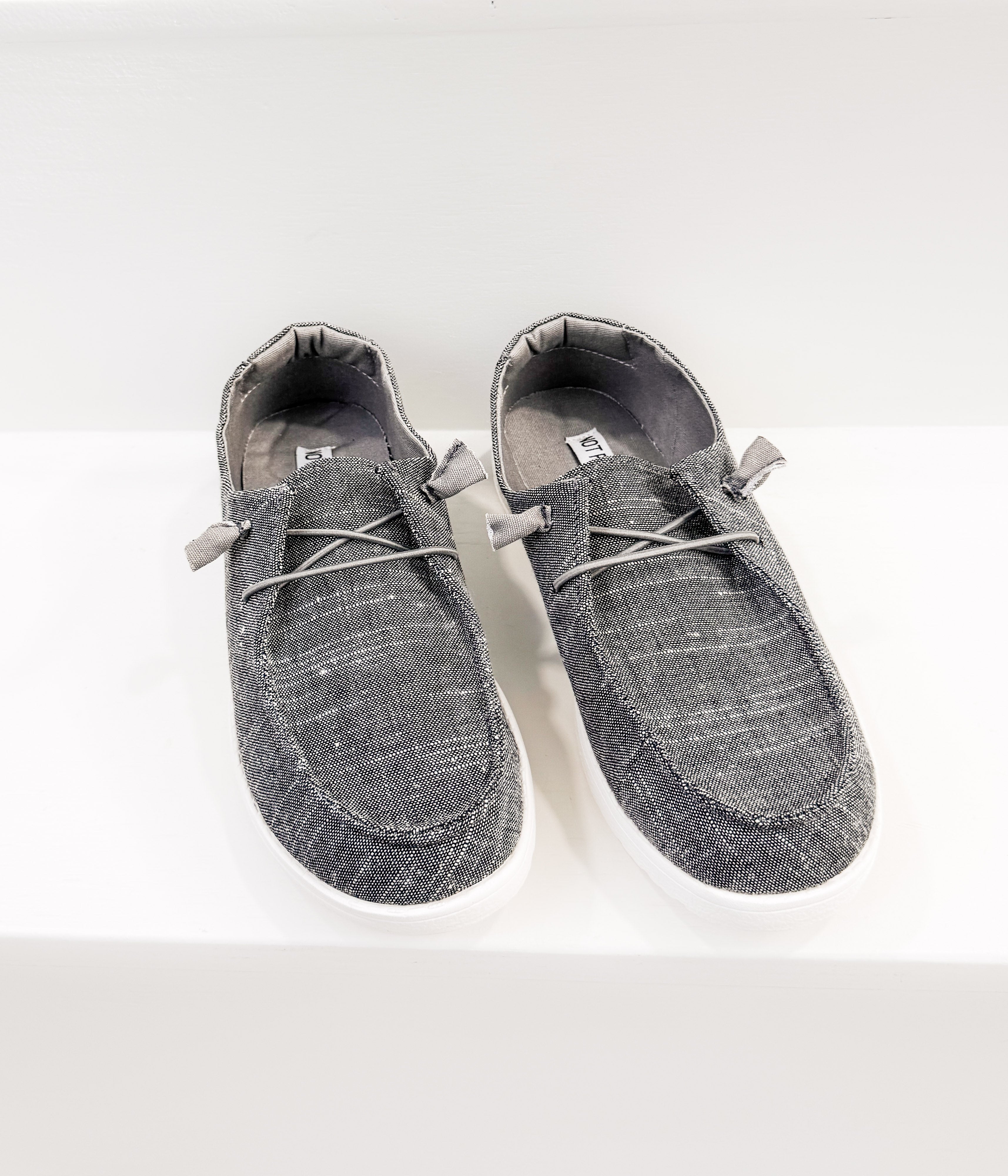 Maco Sneaker in Charcoal