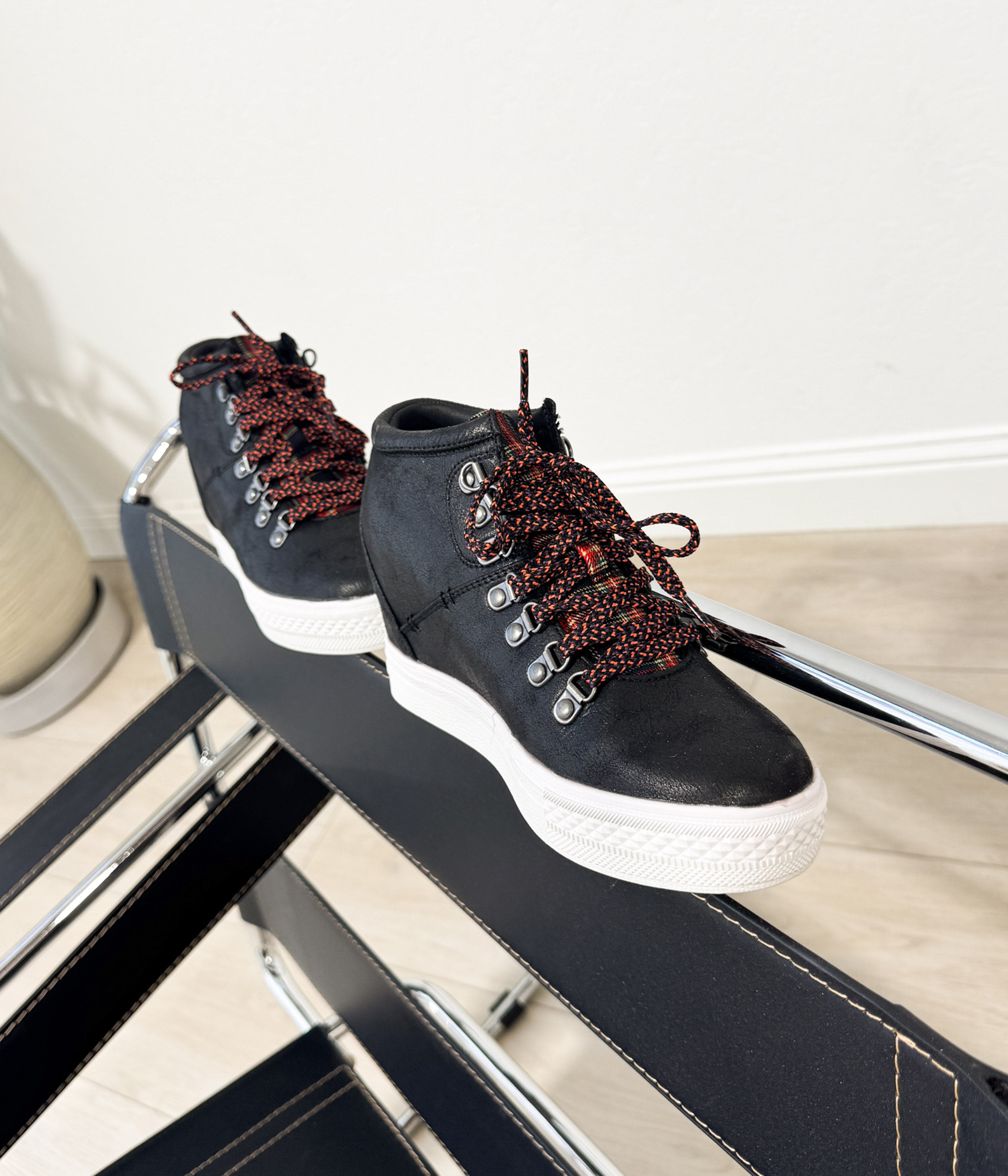 Tibi Sneaker in Black