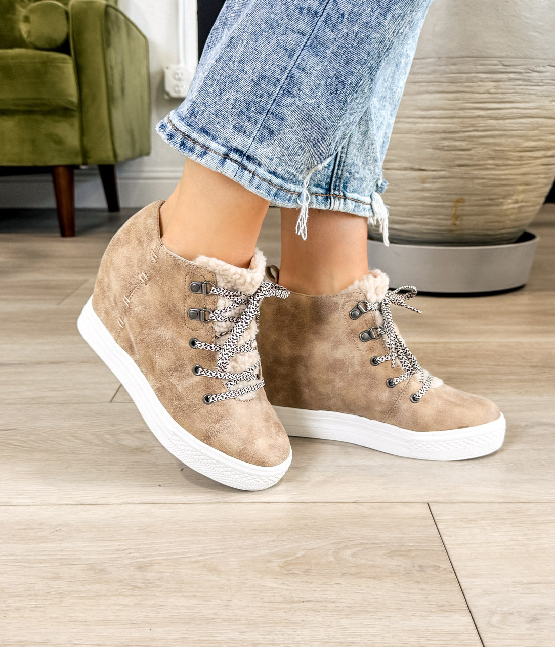 Tiburon Sneaker Wedge in Cream - Rural Haze