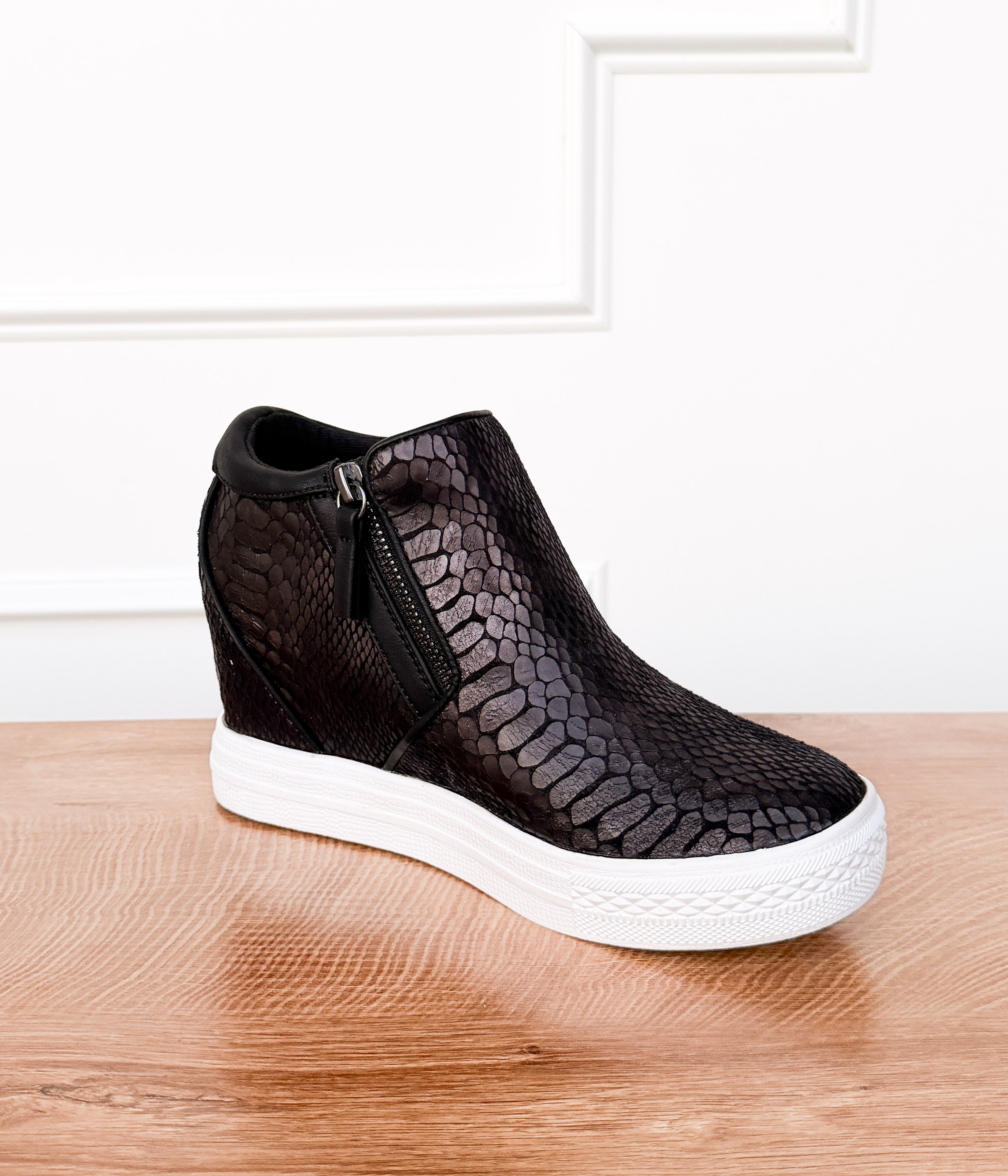 Timmibelle Wedge Sneaker in Black - Rural Haze