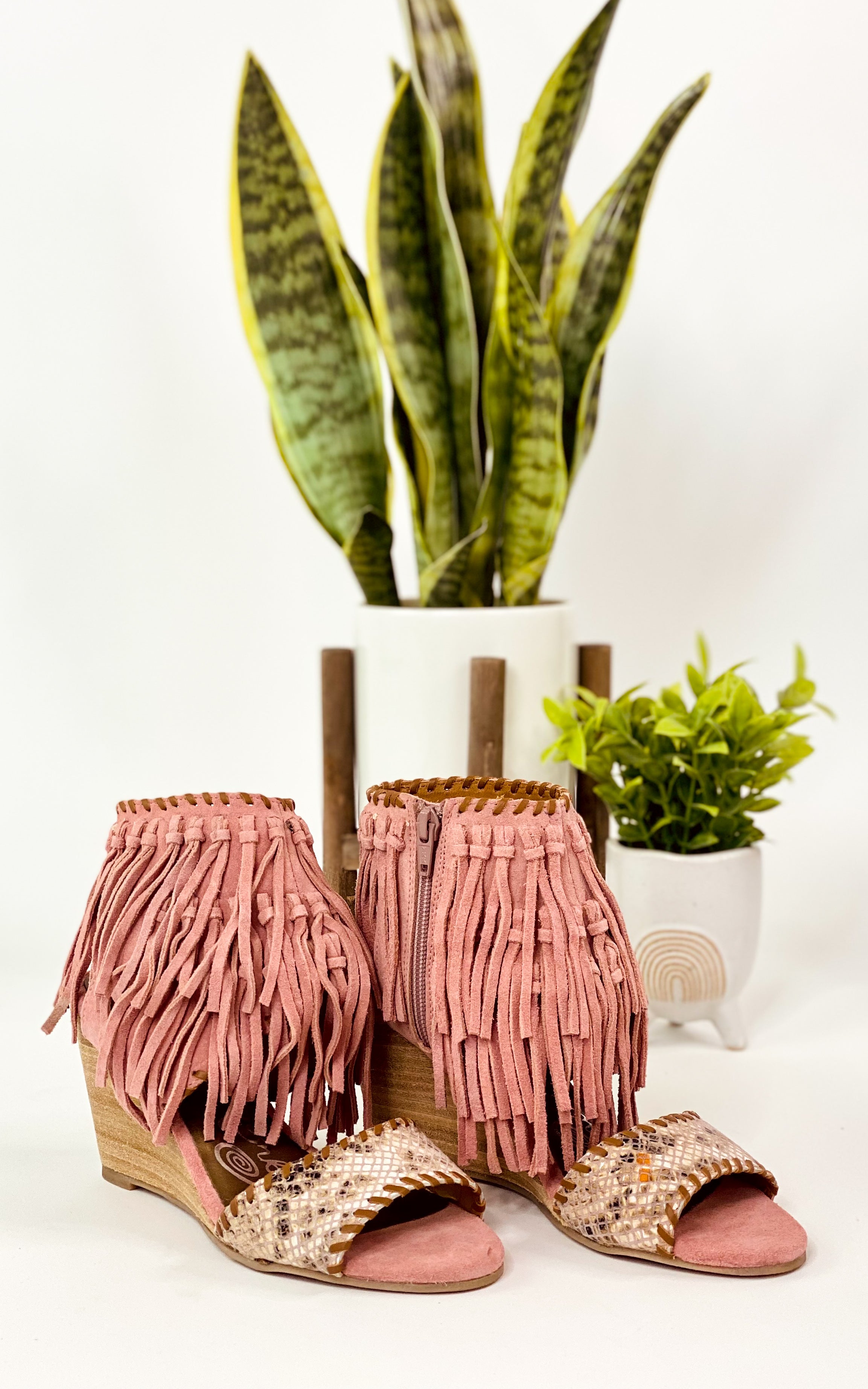 True Fringe Wedge in Blush - Rural Haze
