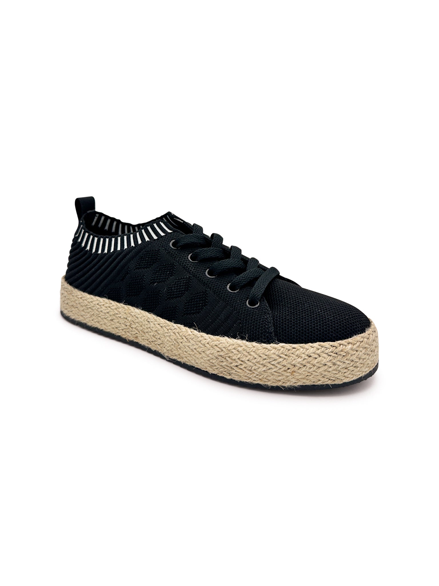 Yaras Sneakers in Black - Rural Haze