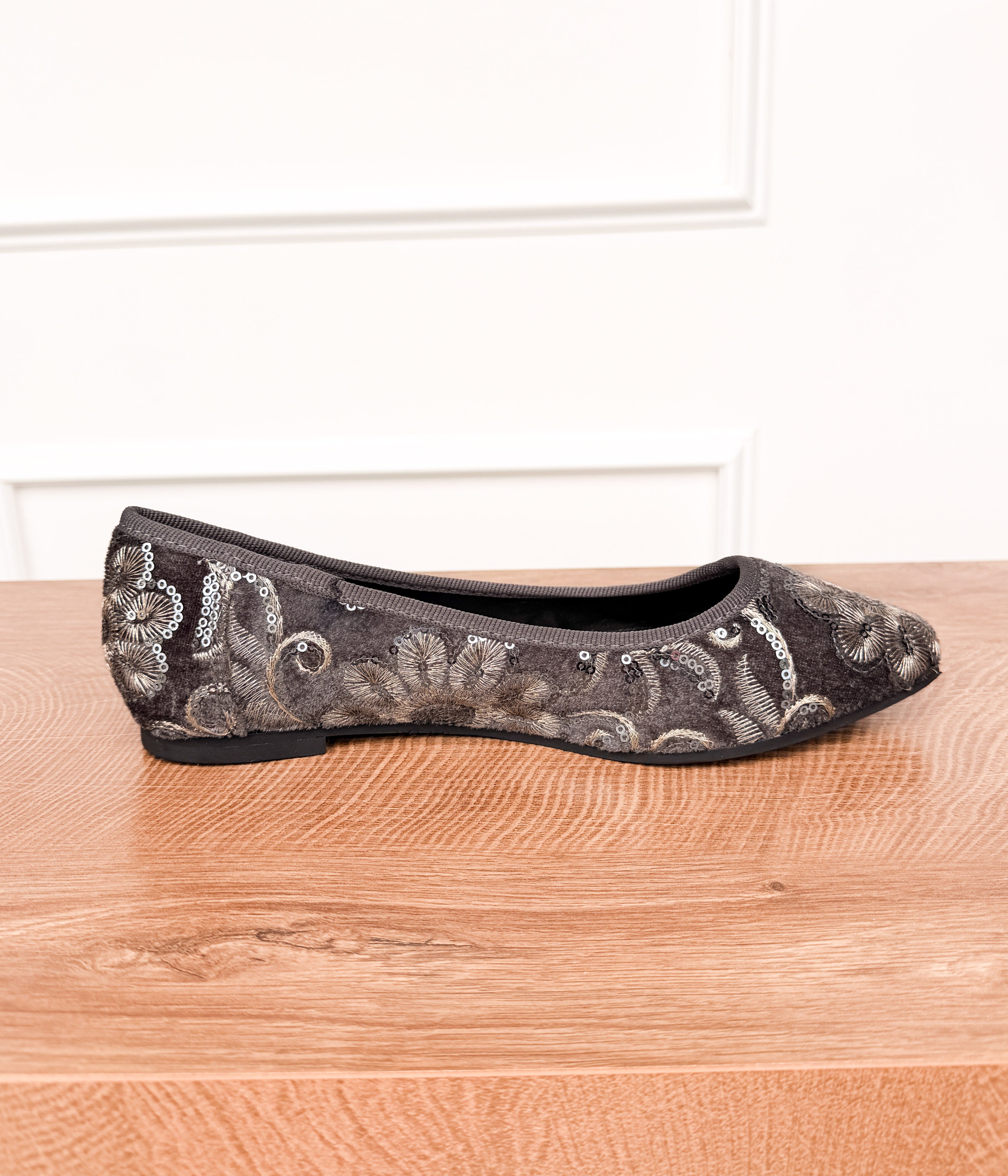 Yuna Flats in Grey - Rural Haze
