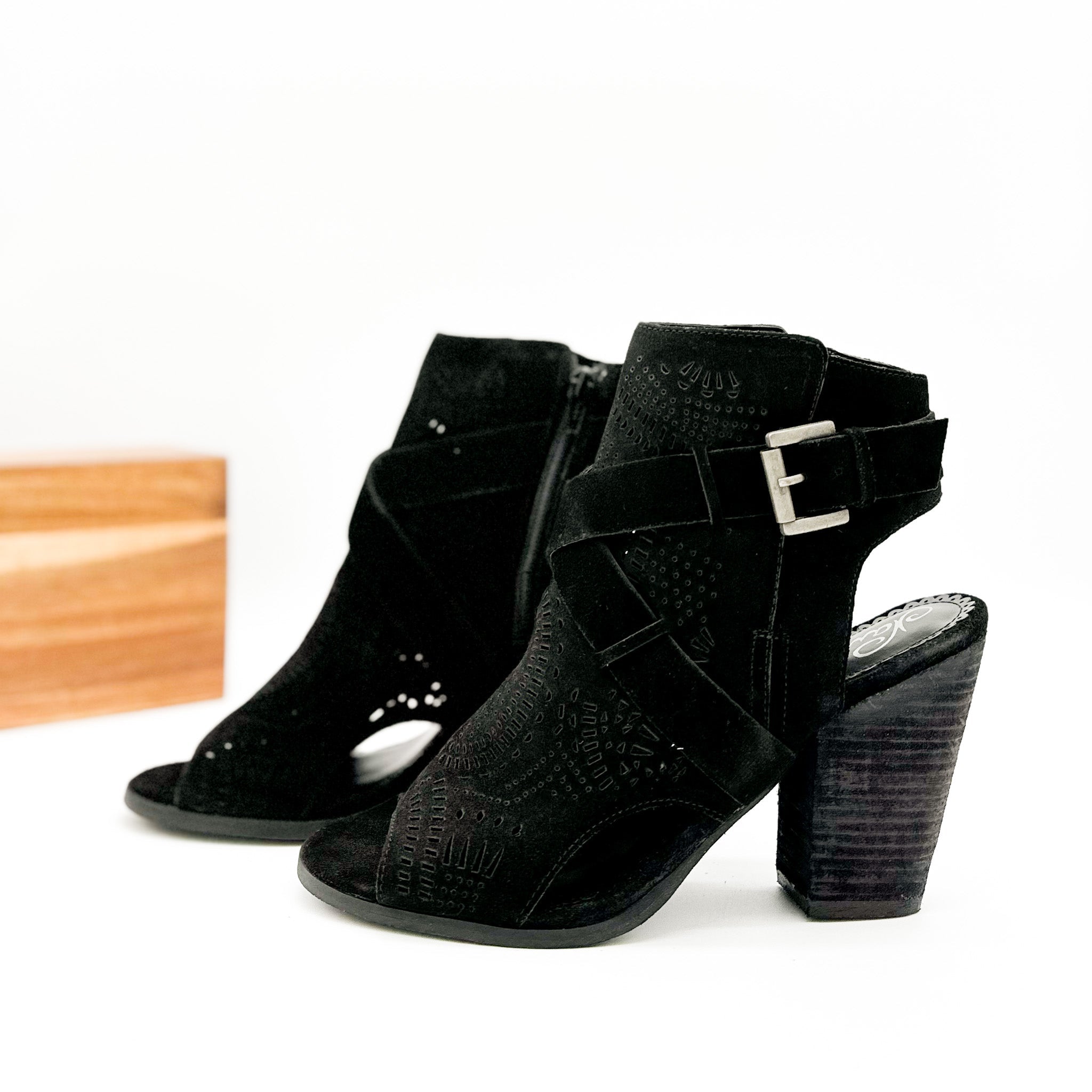 Zuzanna Heeled Sandal in Black - Rural Haze