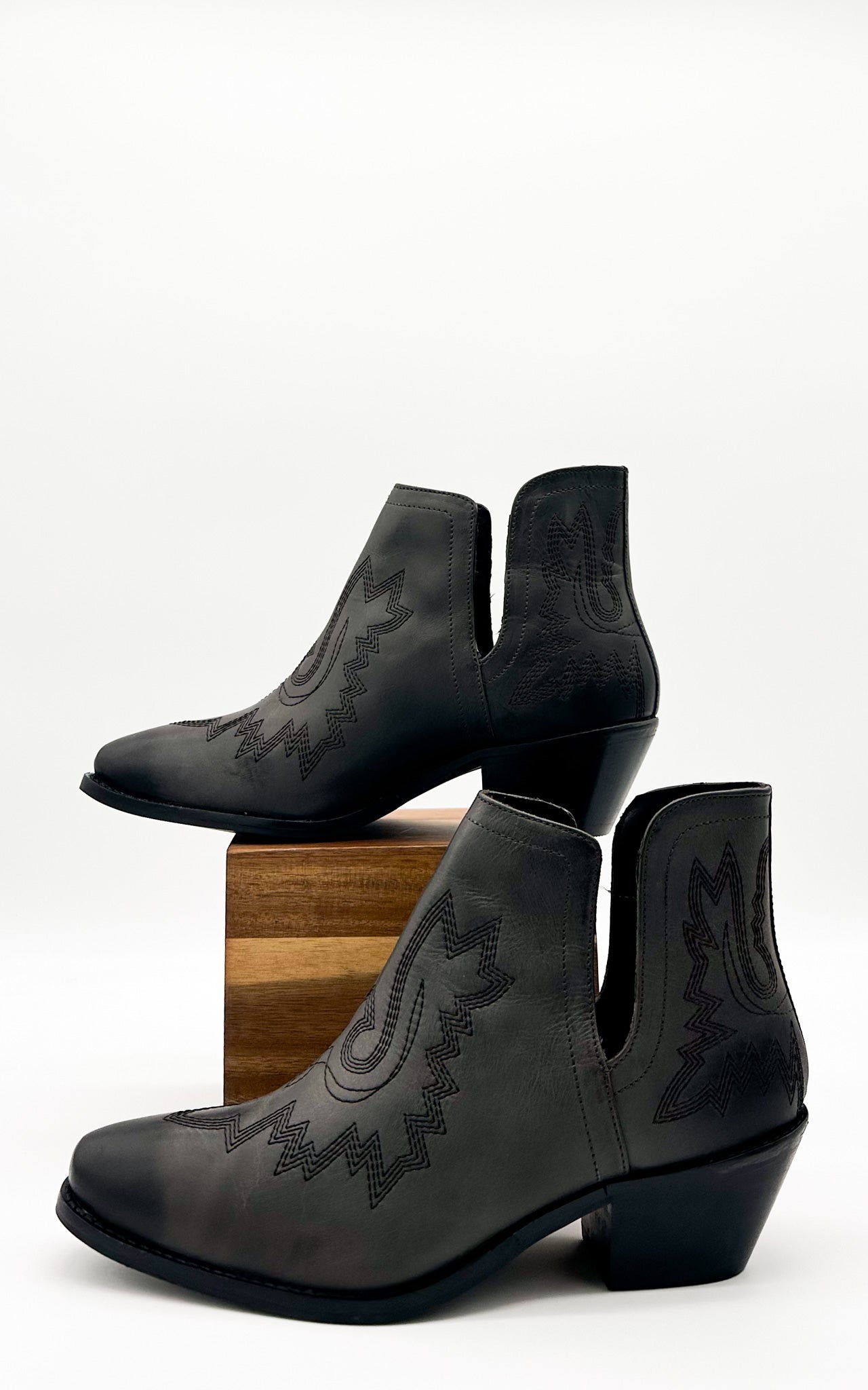 Kickin' Booties in Black - Rural Haze