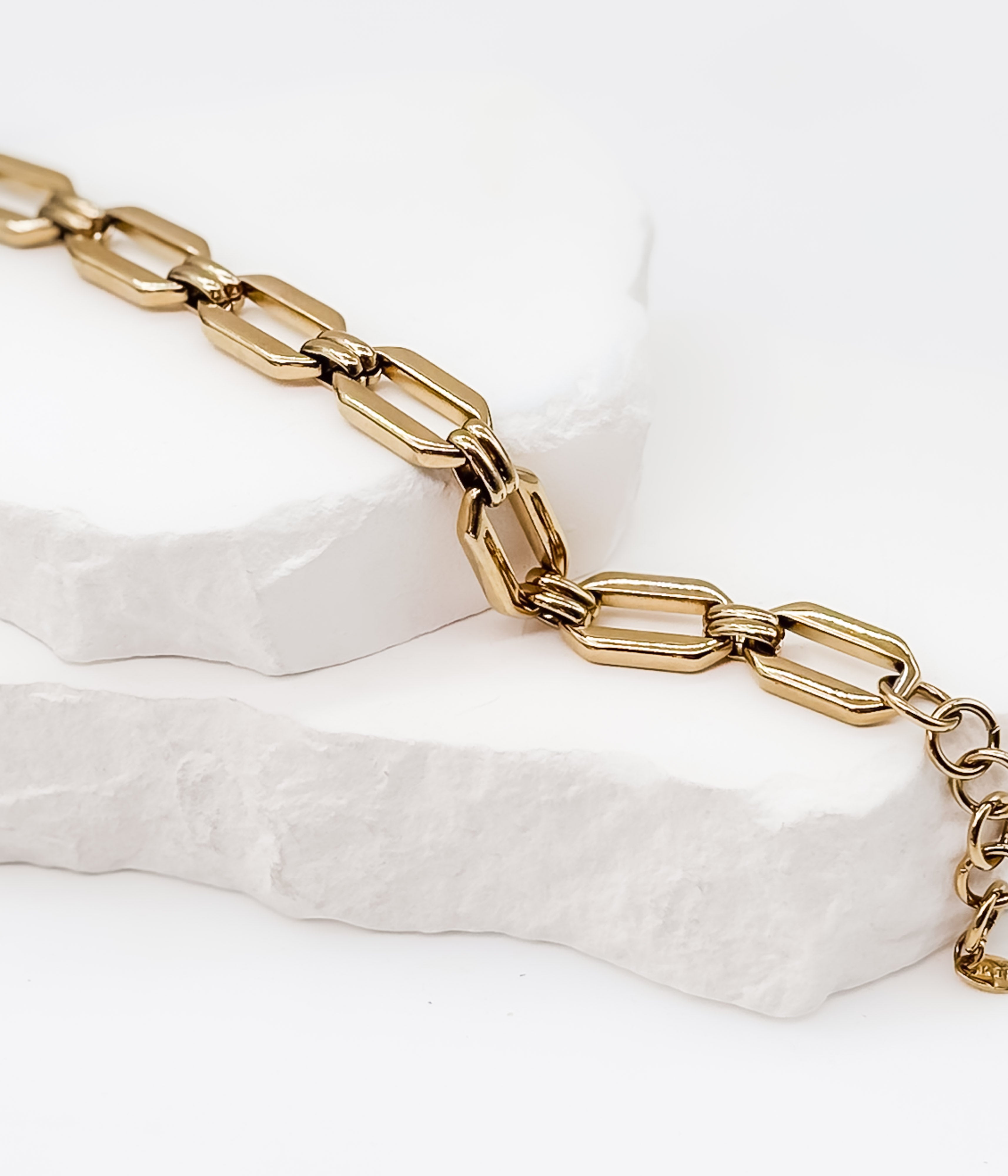 Geometric Link Bracelet in Gold - Rural Haze