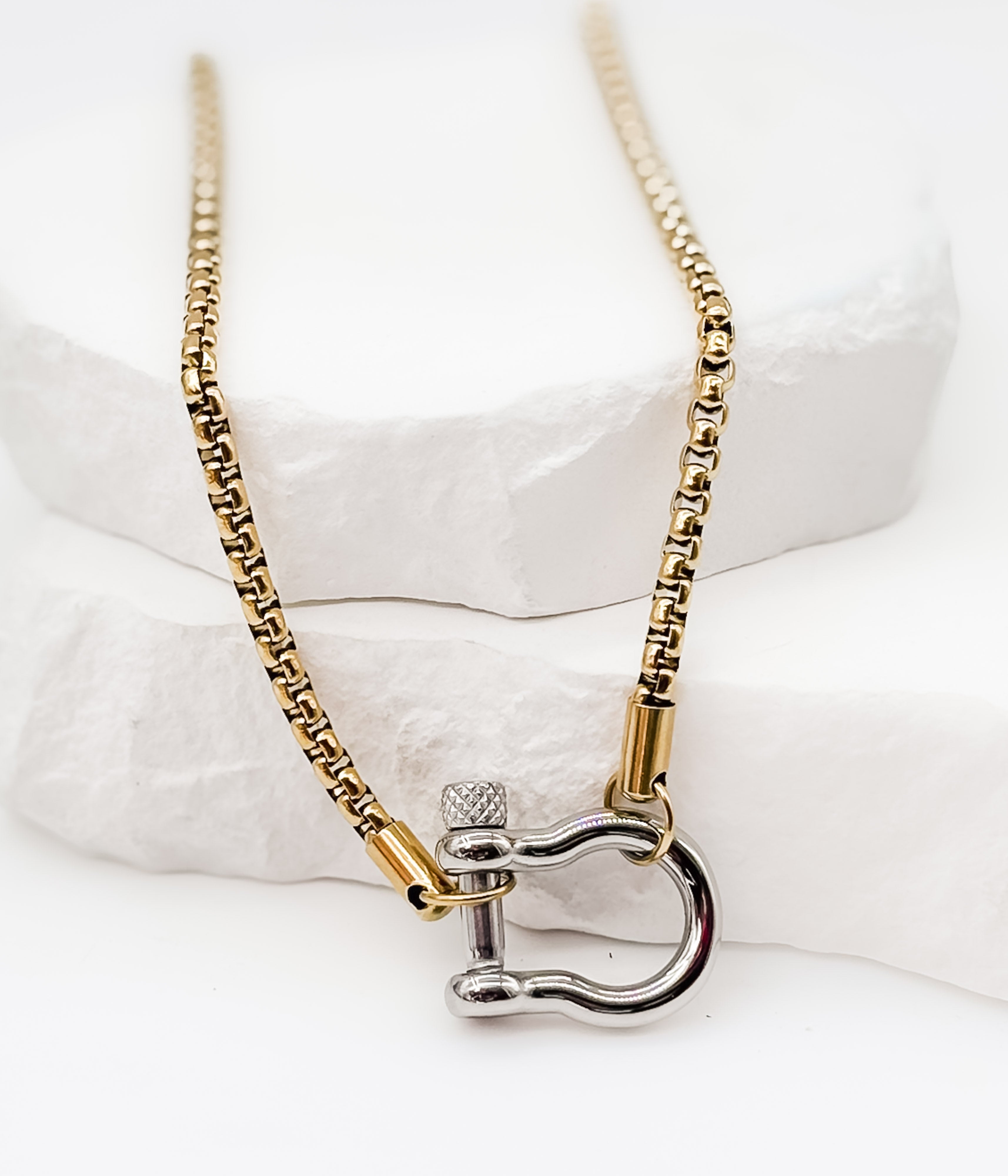 Silver Toggle Clasp Necklace - Rural Haze