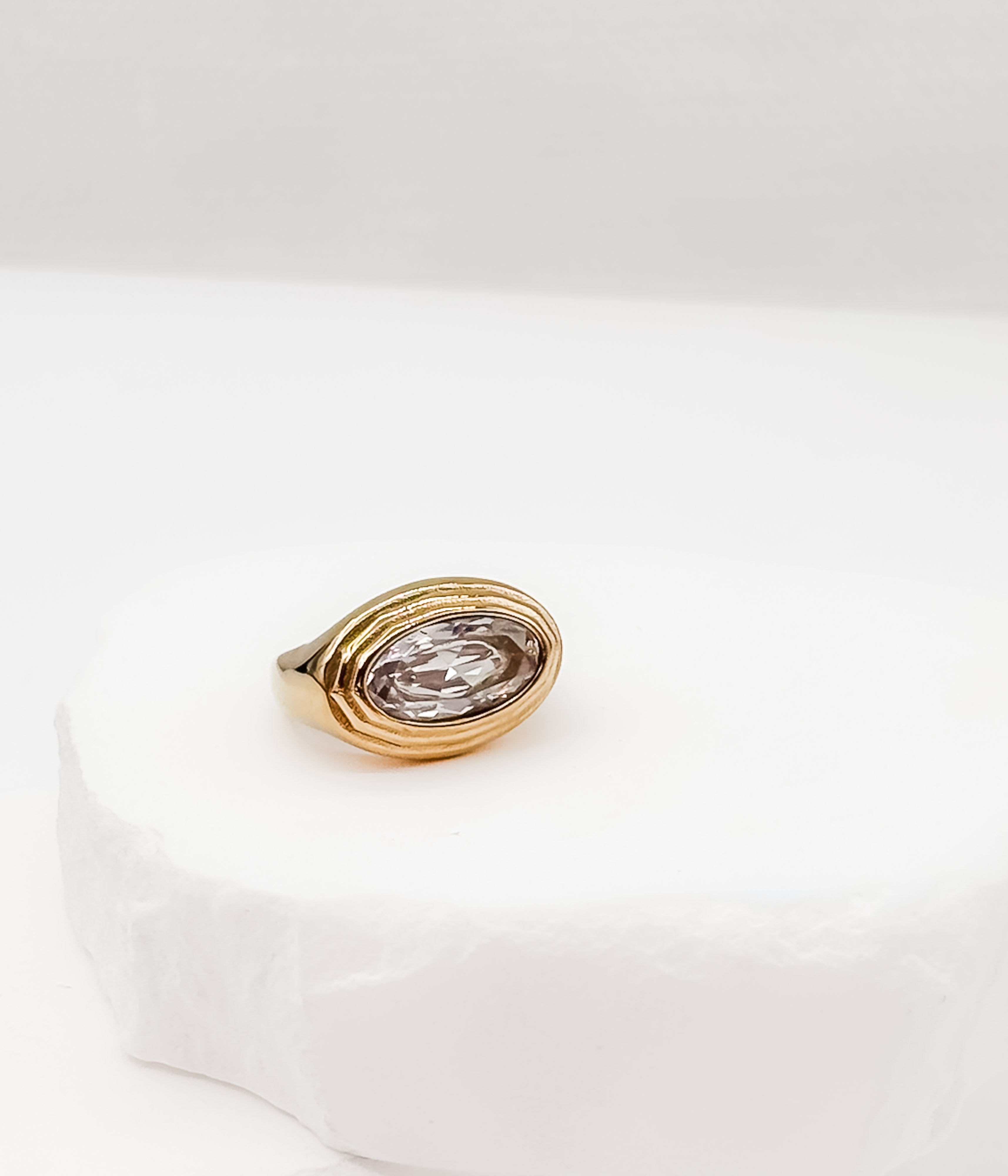 Gold Oval Crystal Ring - Rural Haze