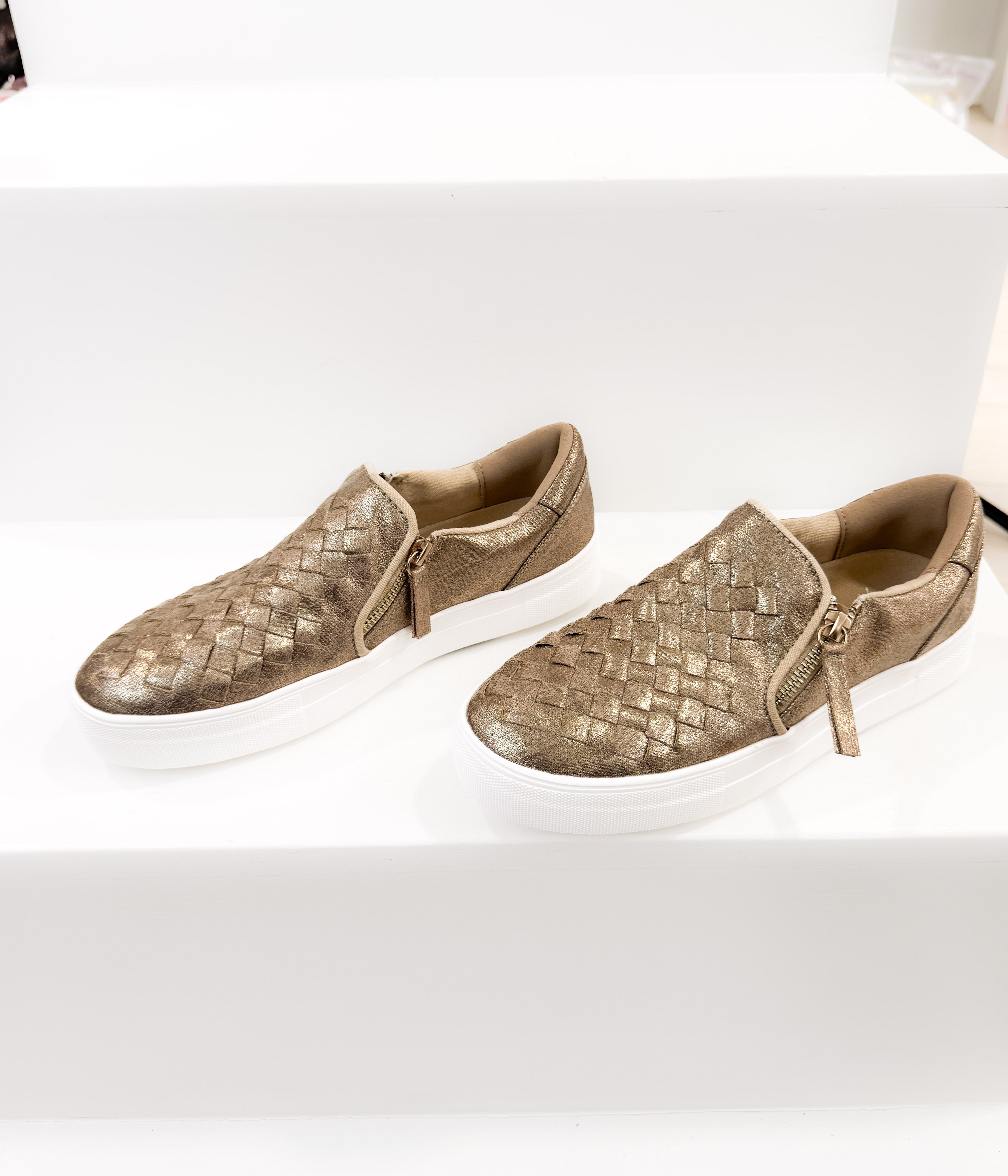 Tiffani Sneaker in Gold