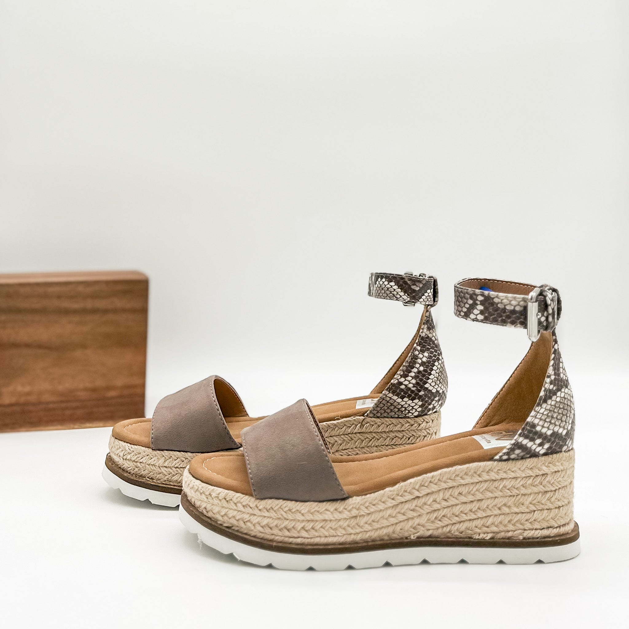 Dolce Vita Baker Wedge in Taupe