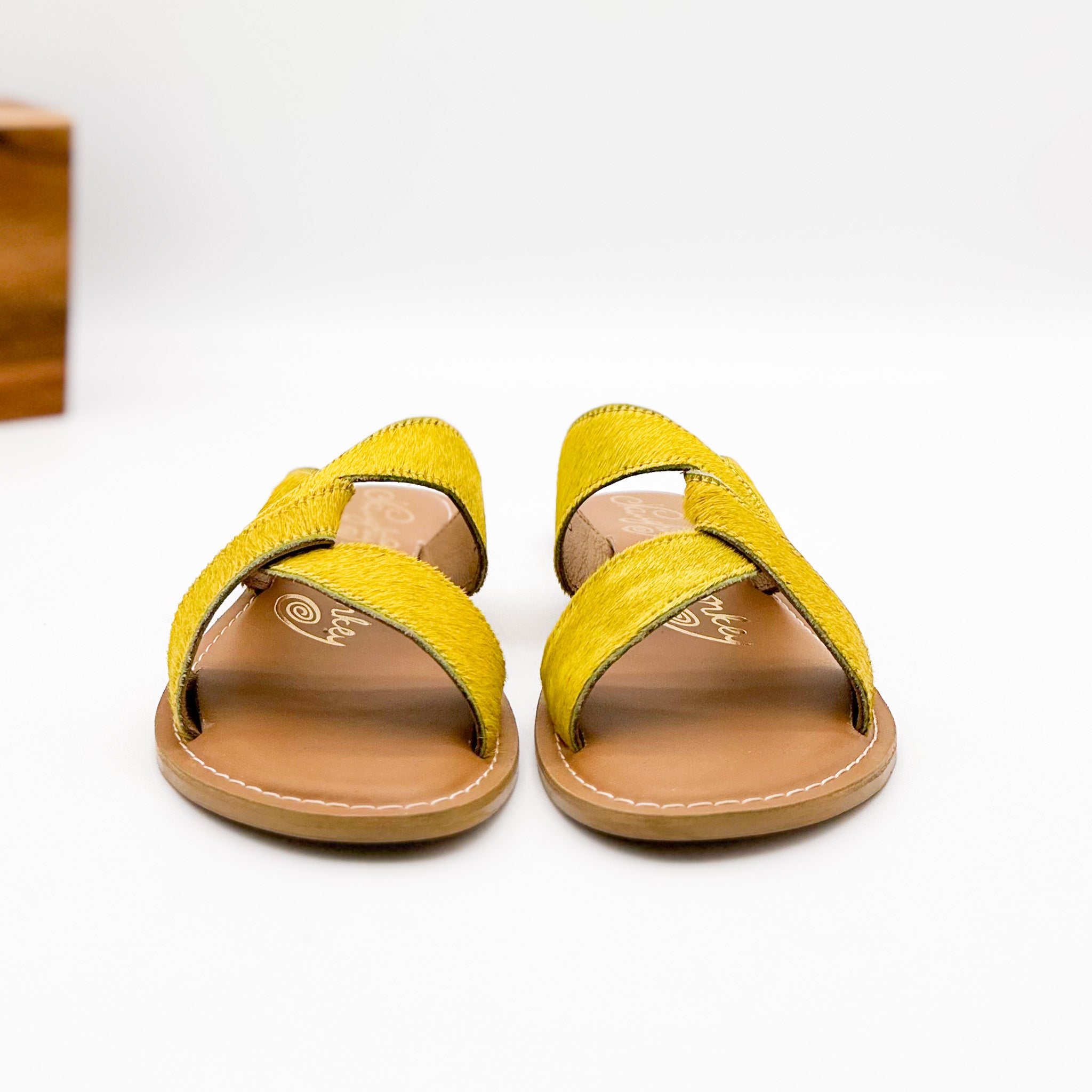 Conga Sandal in Yellow