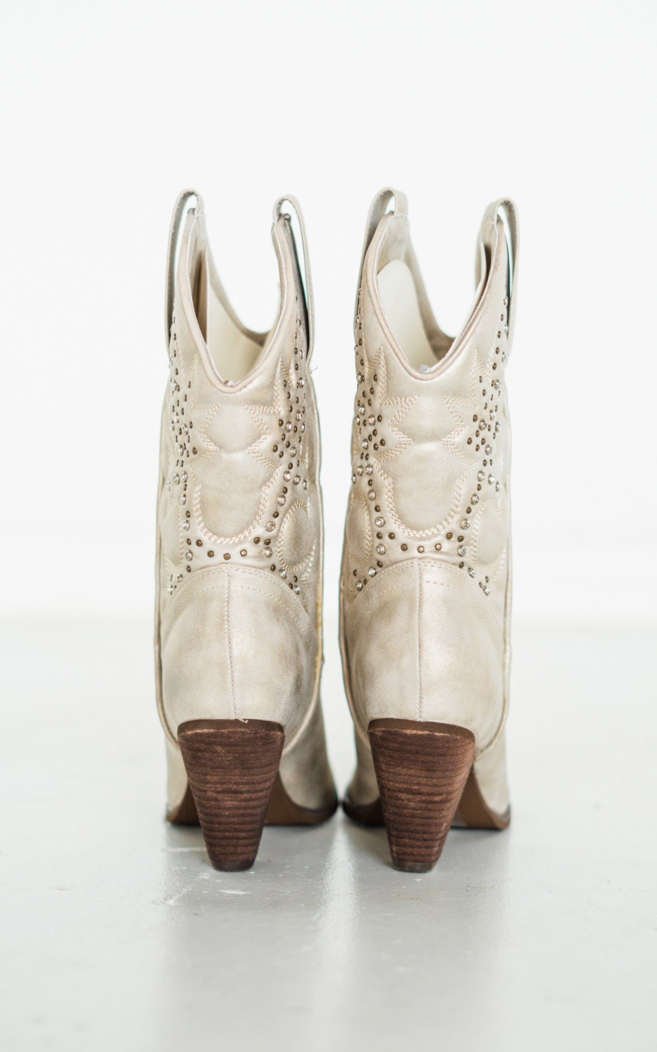 Houston Studded Boots in Champagne - Rural Haze