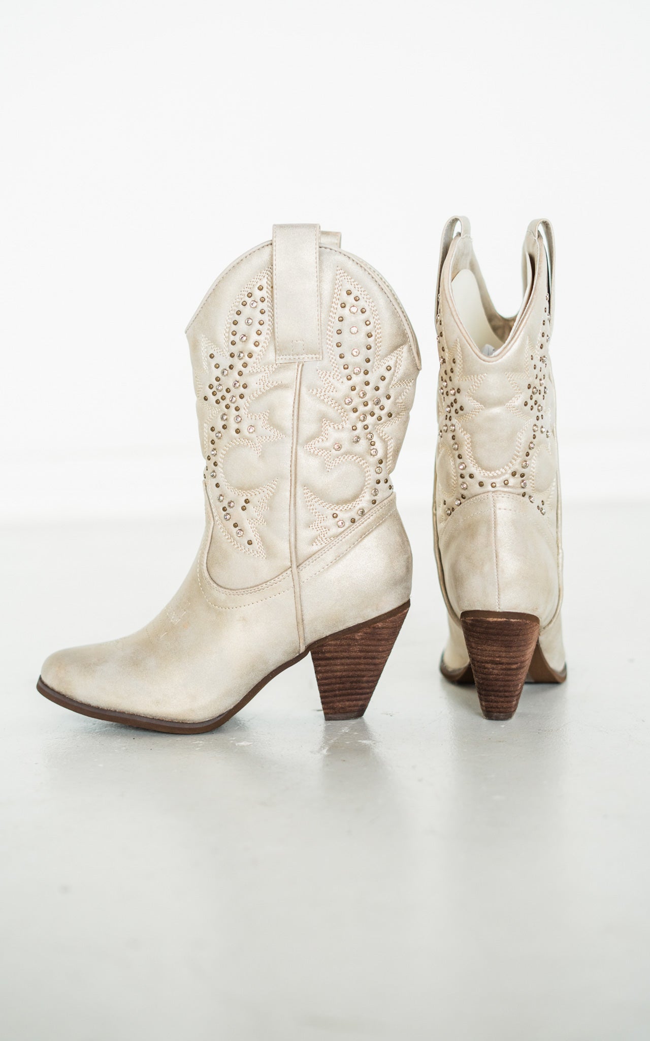Houston Studded Boots in Champagne - Rural Haze