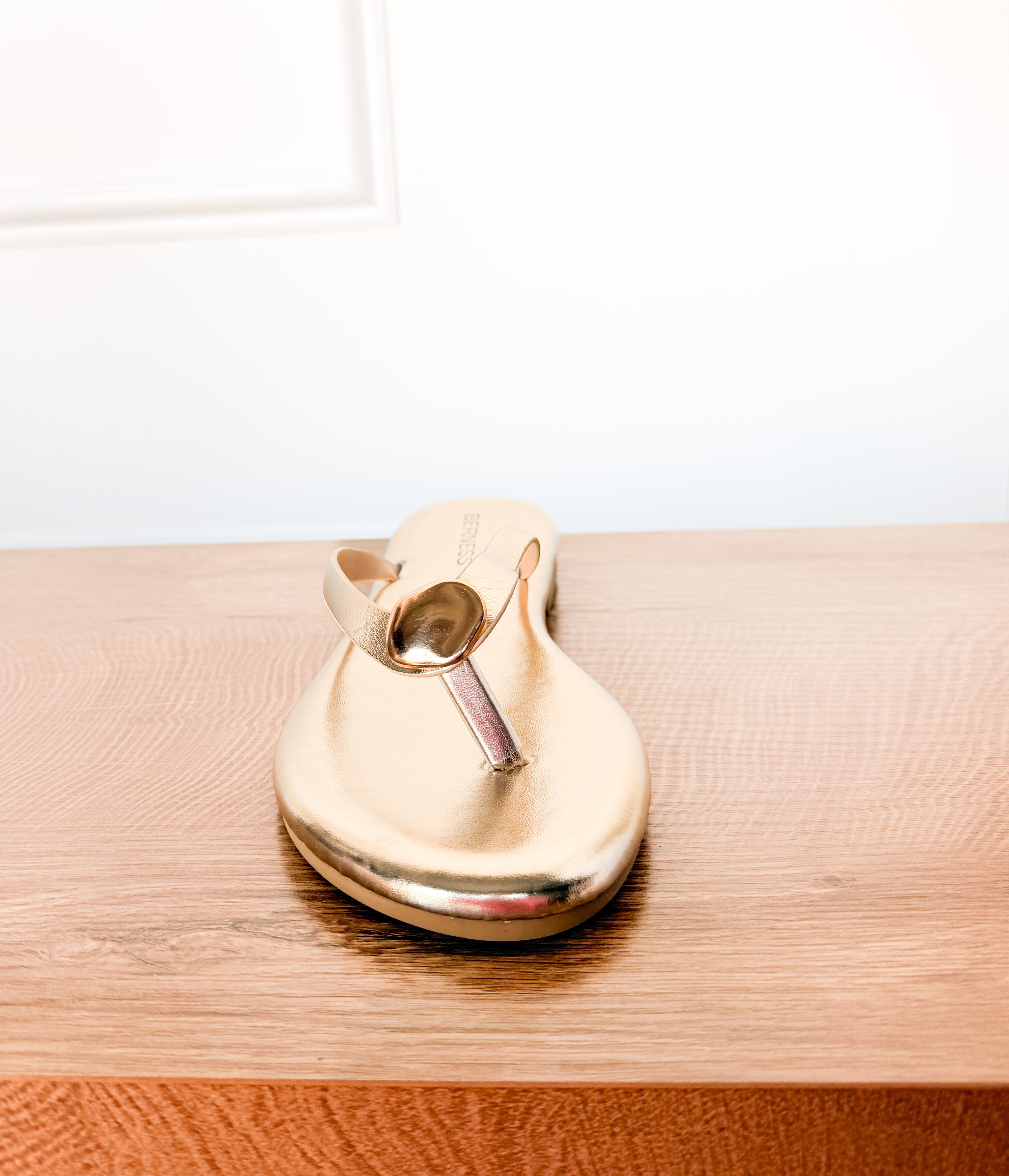 Kellen Sandal in Gold