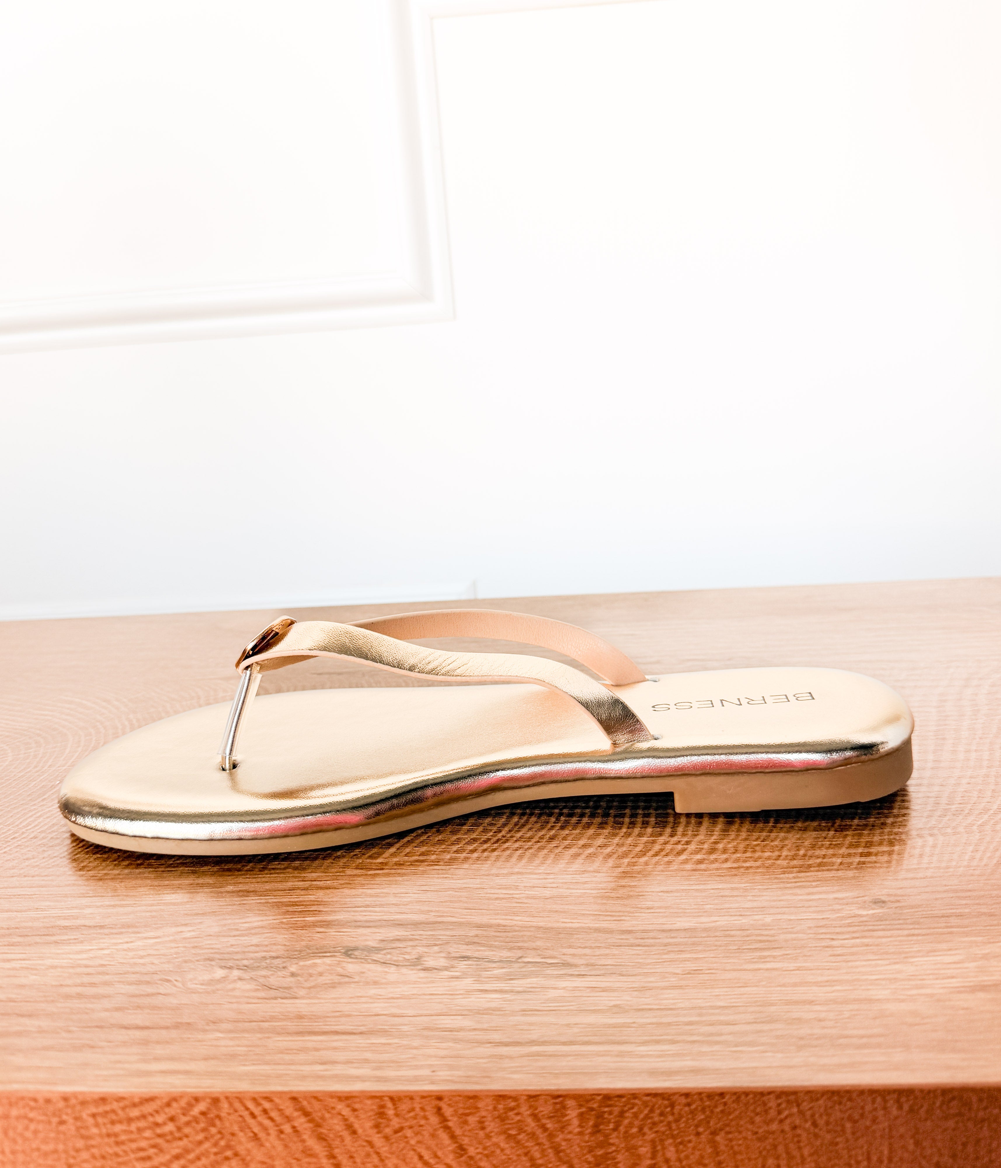 Kellen Sandal in Gold