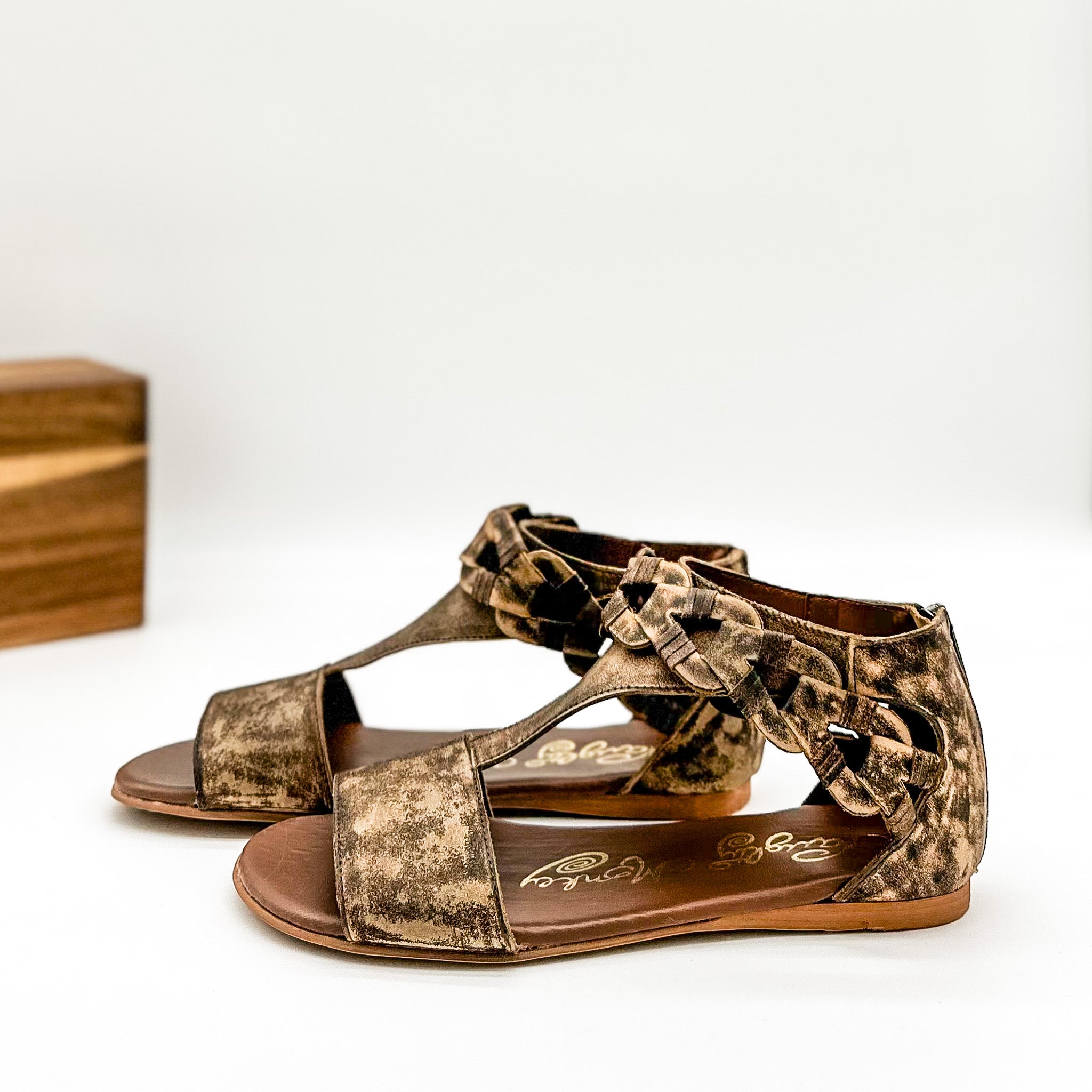 Loop D Loop Sandals in Tan - Rural Haze