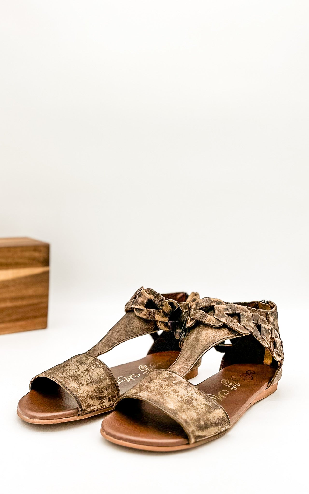 Loop D Loop Sandals in Tan - Rural Haze