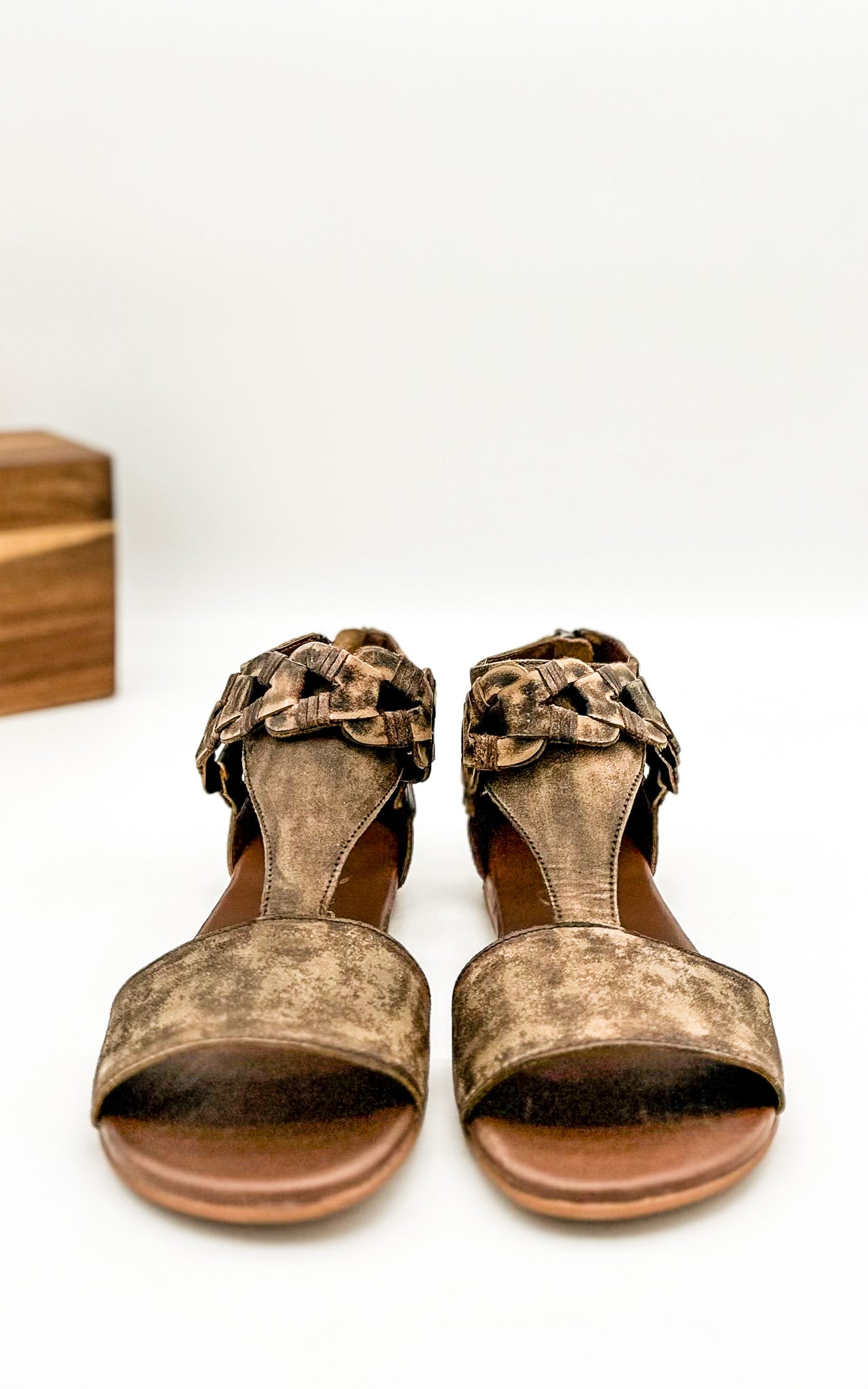Loop D Loop Sandals in Tan - Rural Haze
