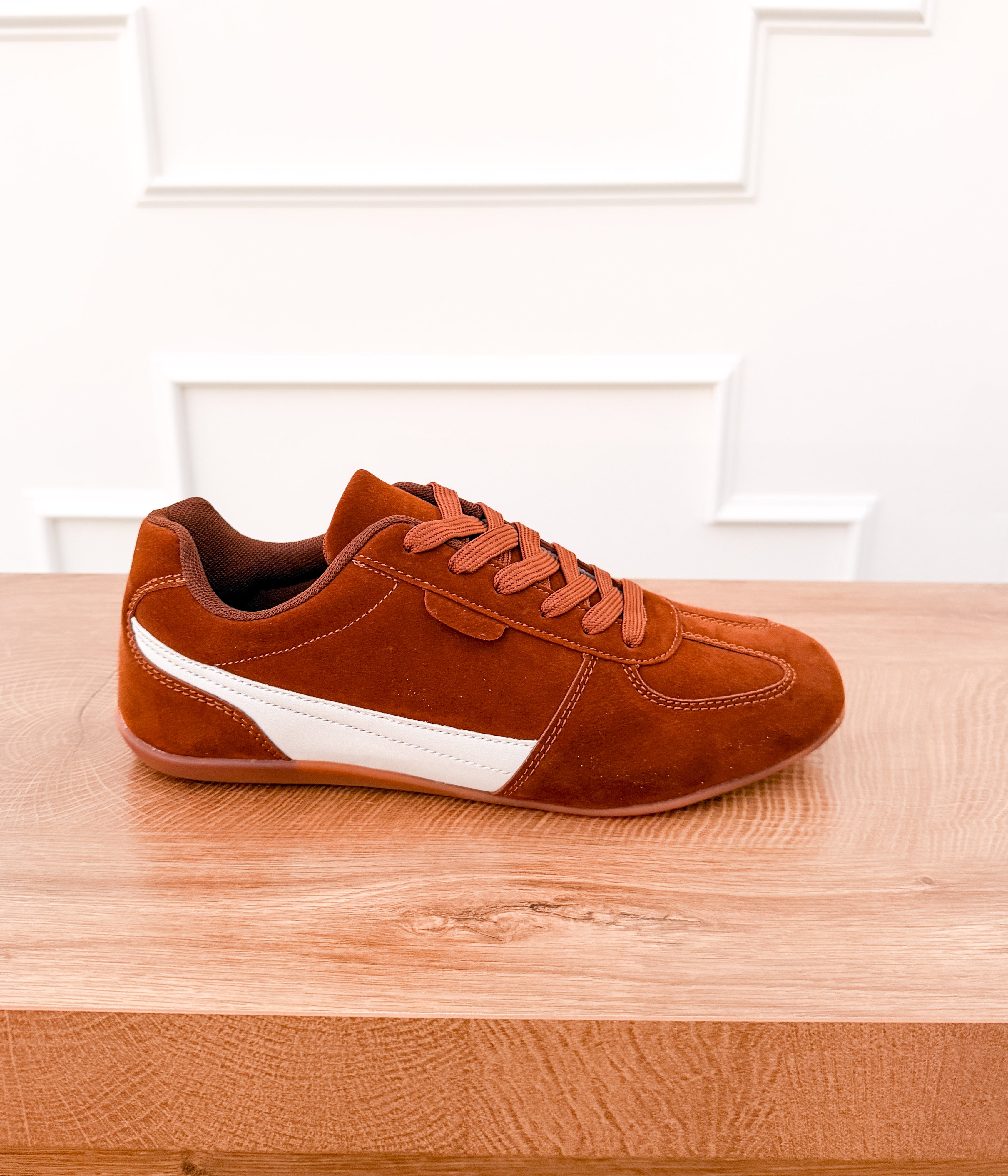 Luno Velvet Sneaker in Brown