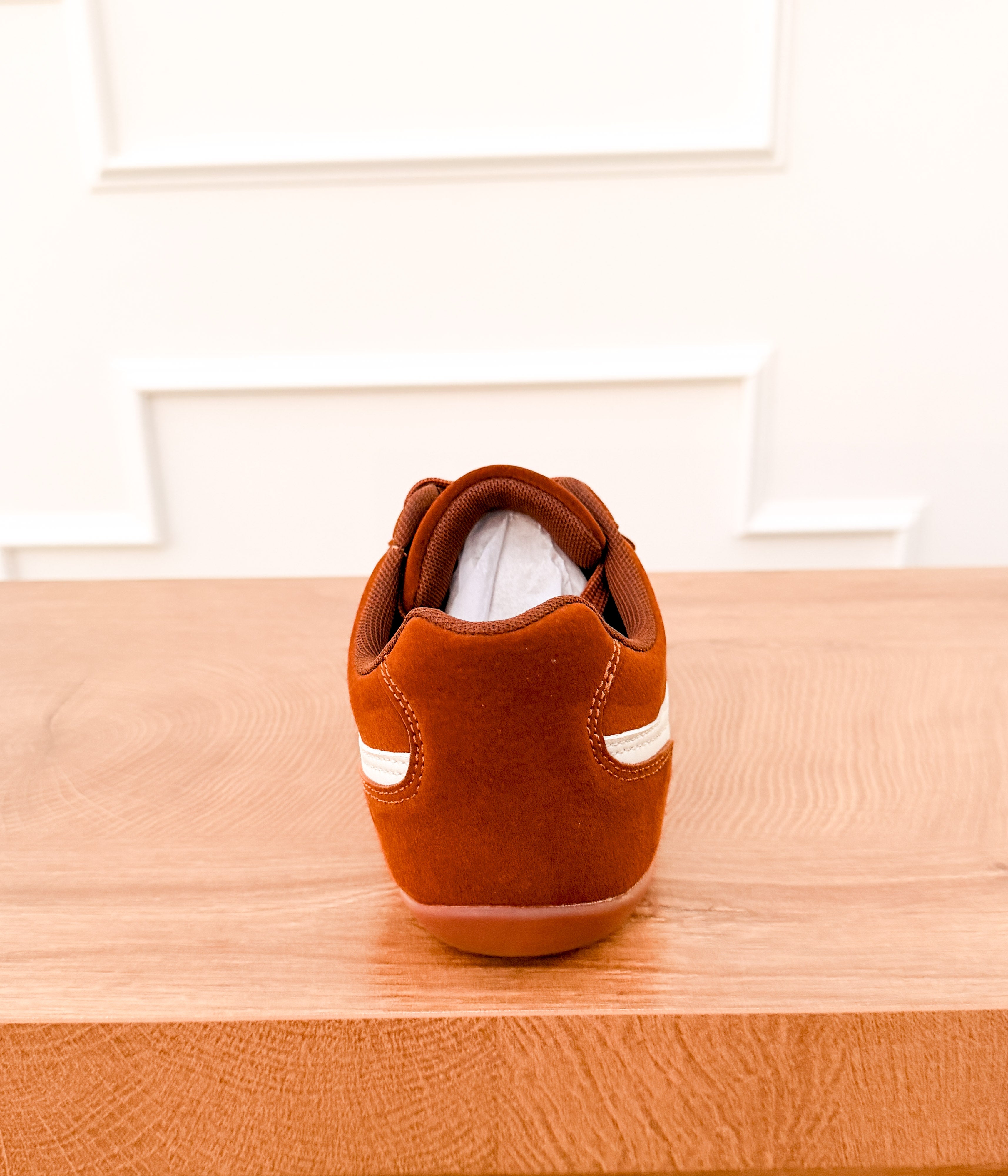 Luno Velvet Sneaker in Brown