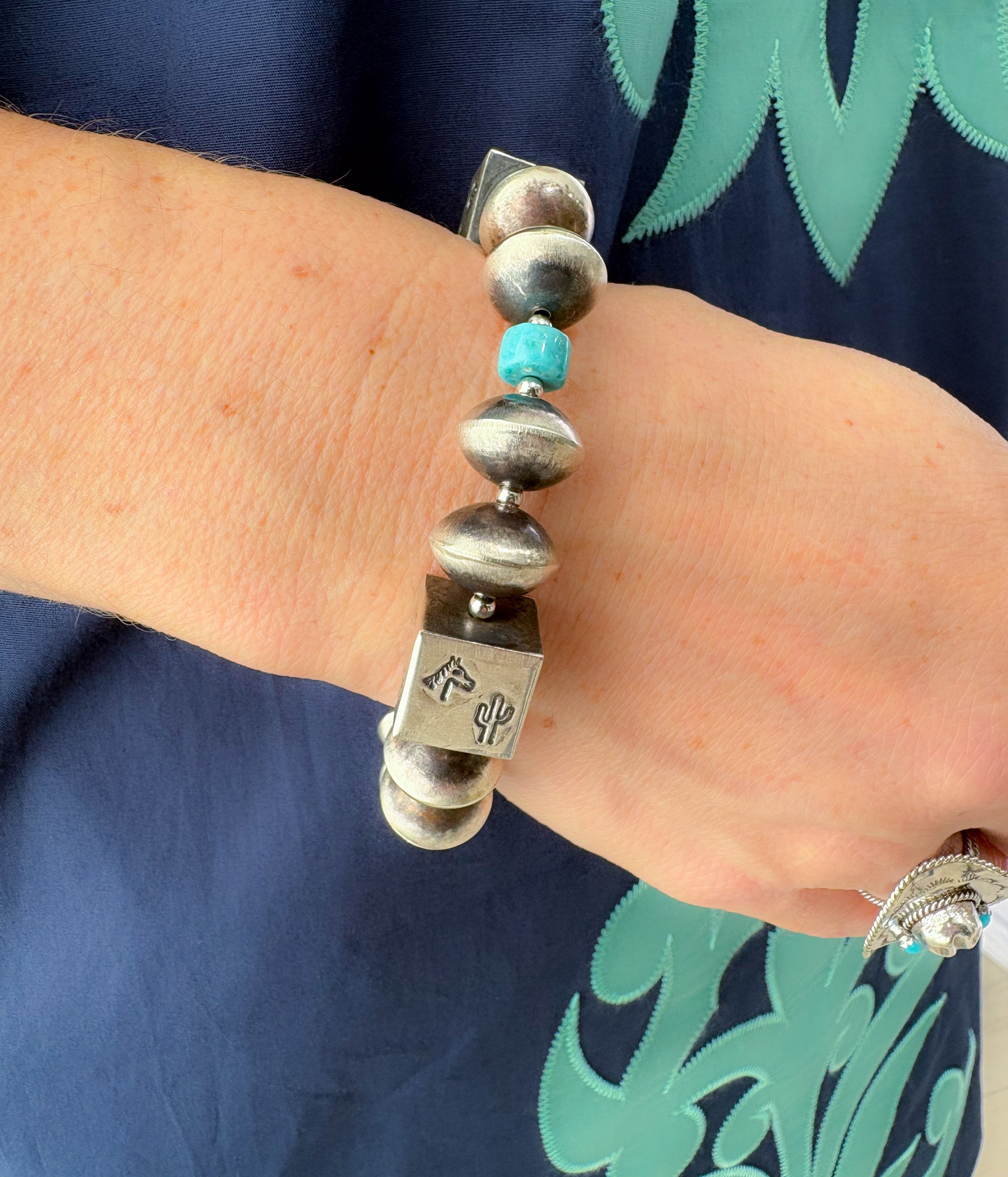 Navajo Pearl Story Teller Stretch Bracelet - Rural Haze