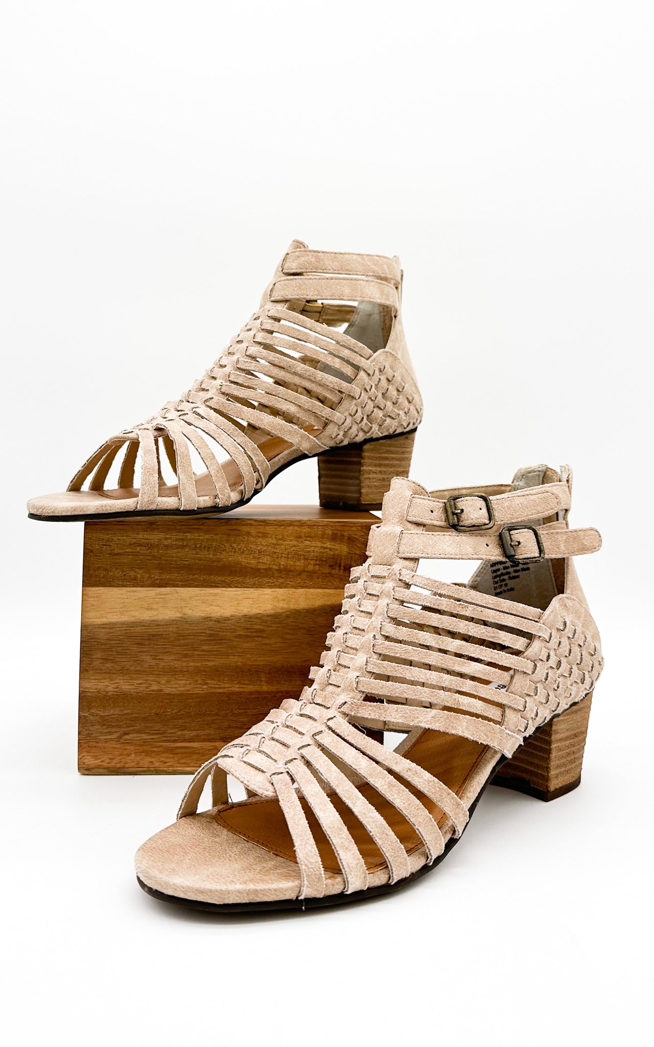 Not Rated Ofanto Heeled Sandal in Cream