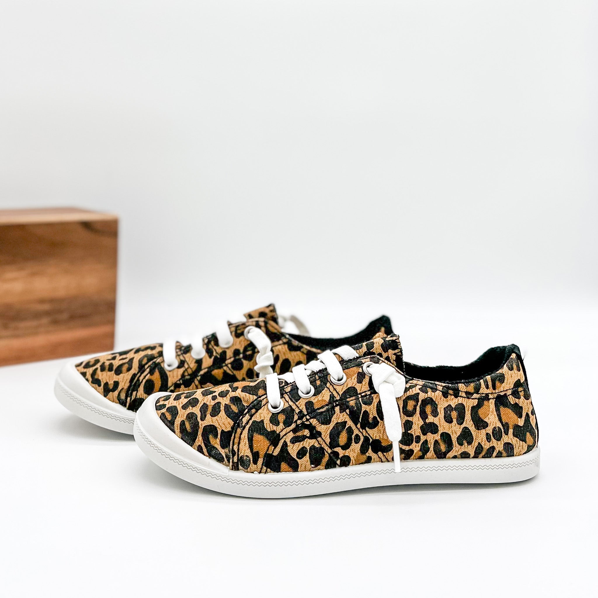 Not Rated Rae Sneaker in Leopard