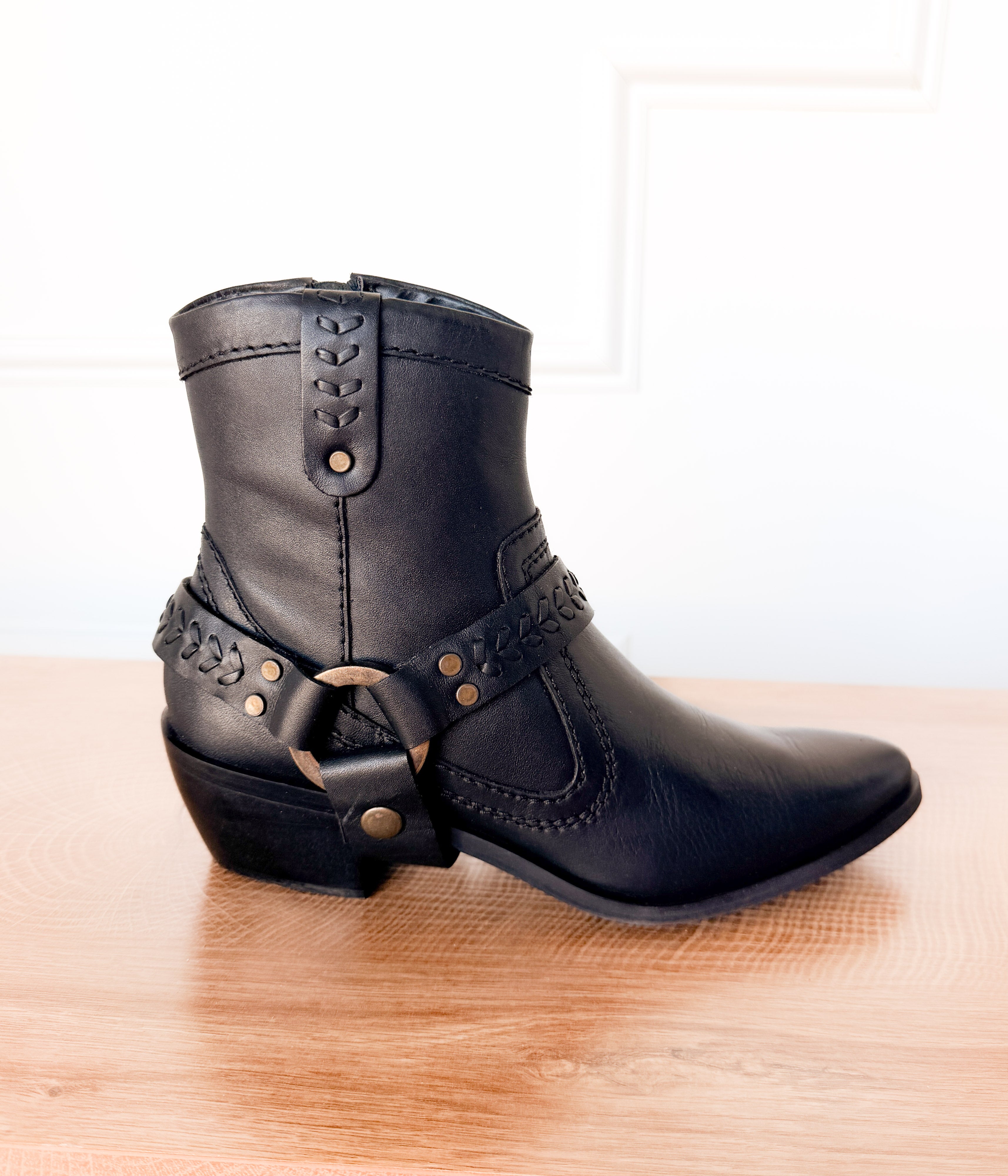 Smithy Suede Ankle Boot in Black - Rural Haze