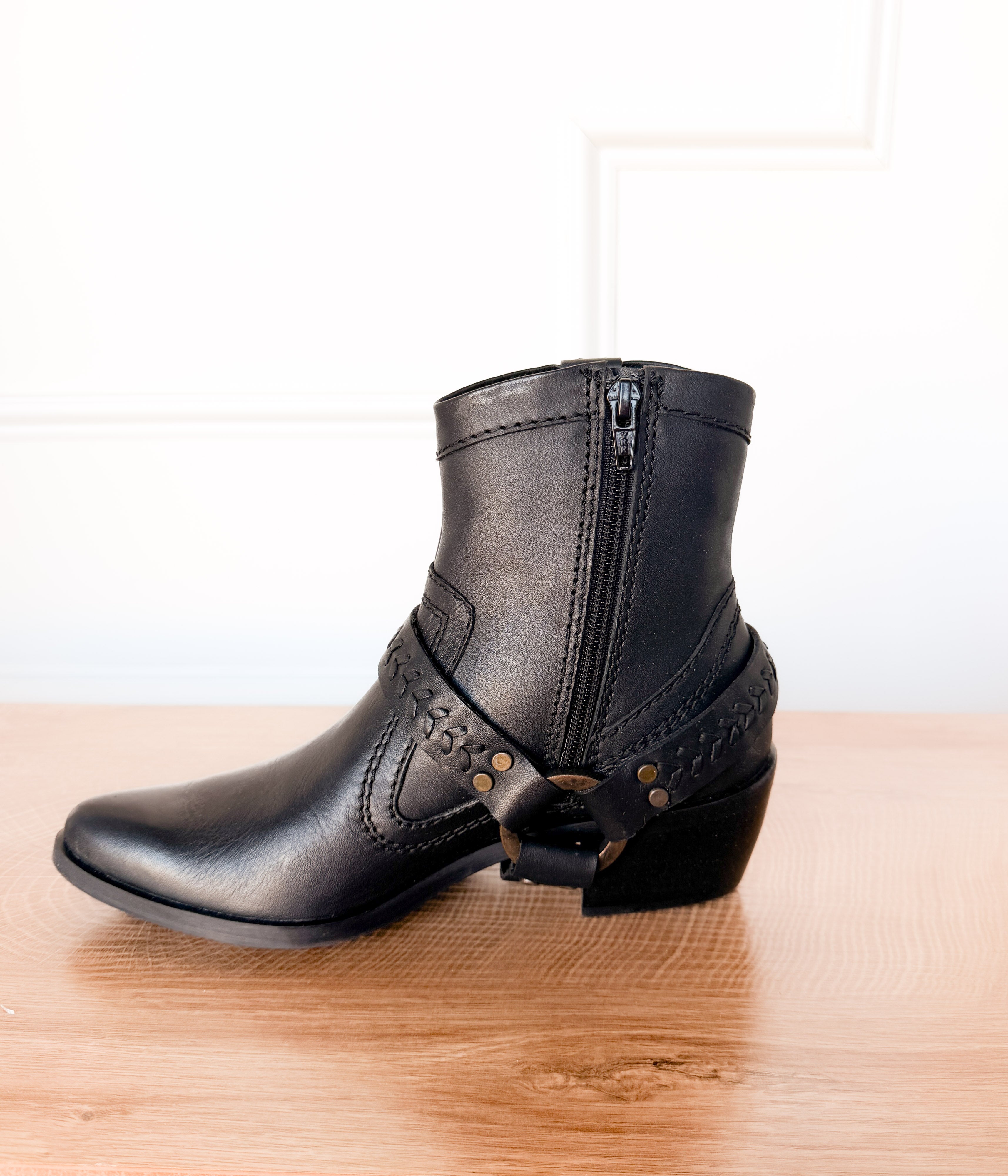 Smithy Suede Ankle Boot in Black - Rural Haze