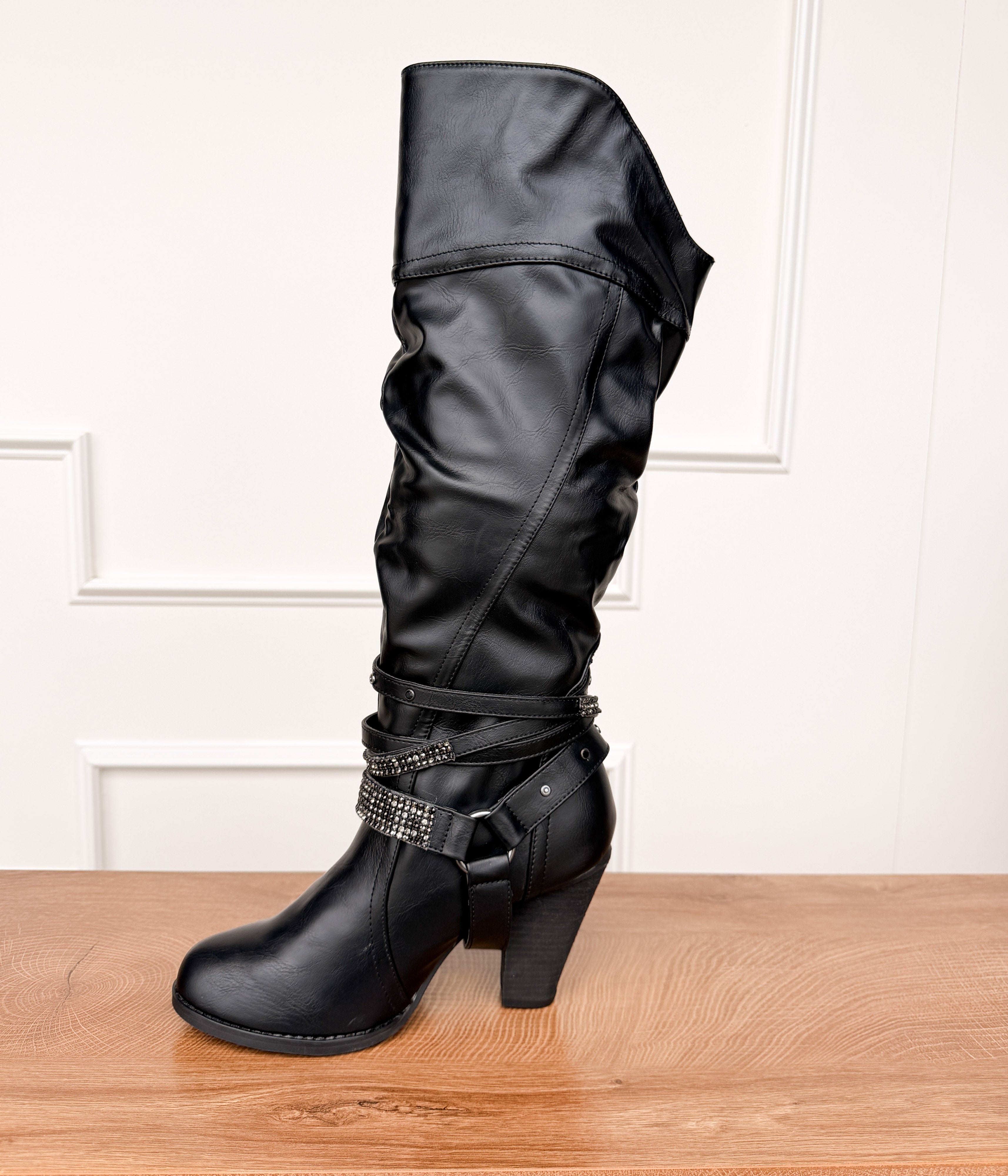 Stacey Boots in Black - Rural Haze