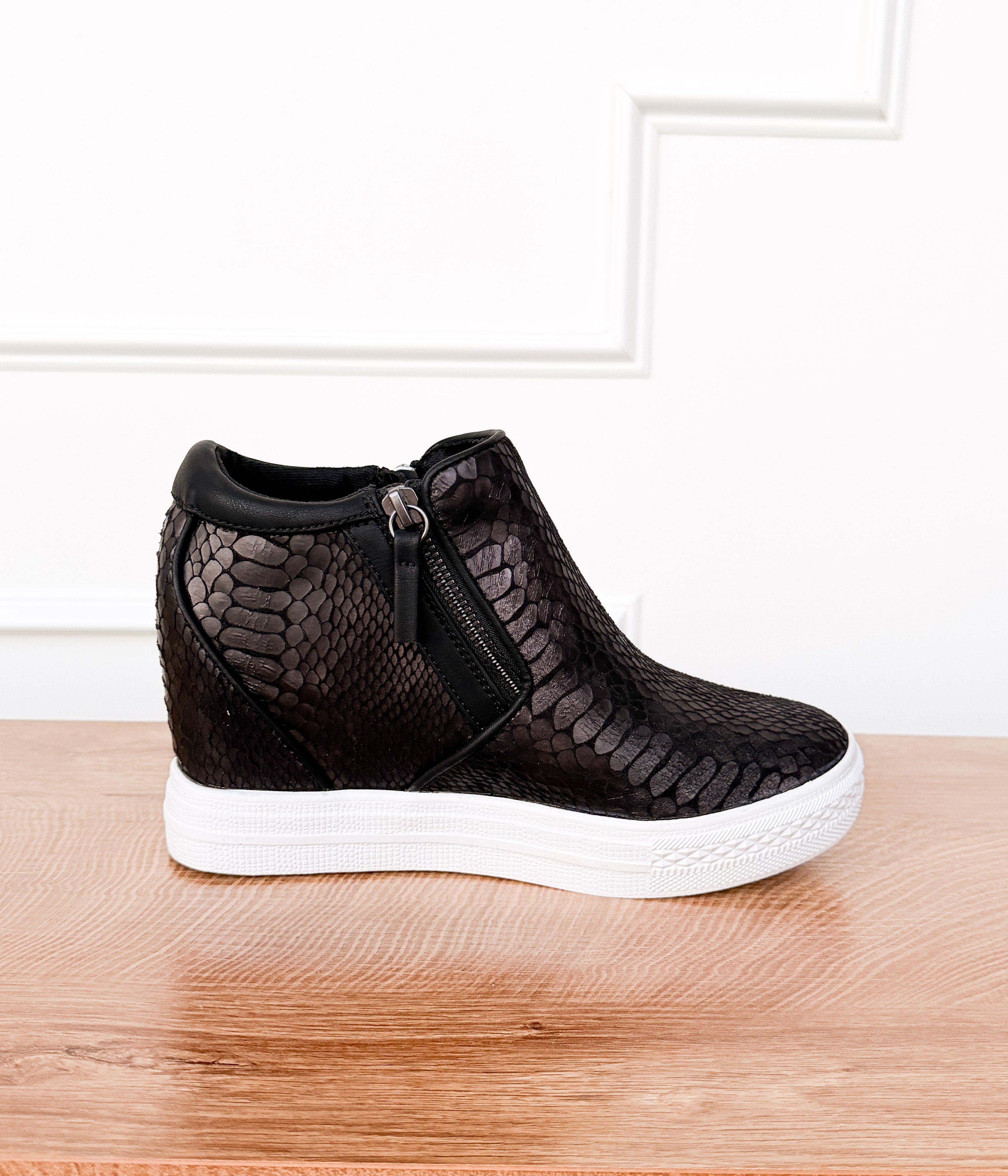Timmibelle Wedge Sneaker in Black - Rural Haze