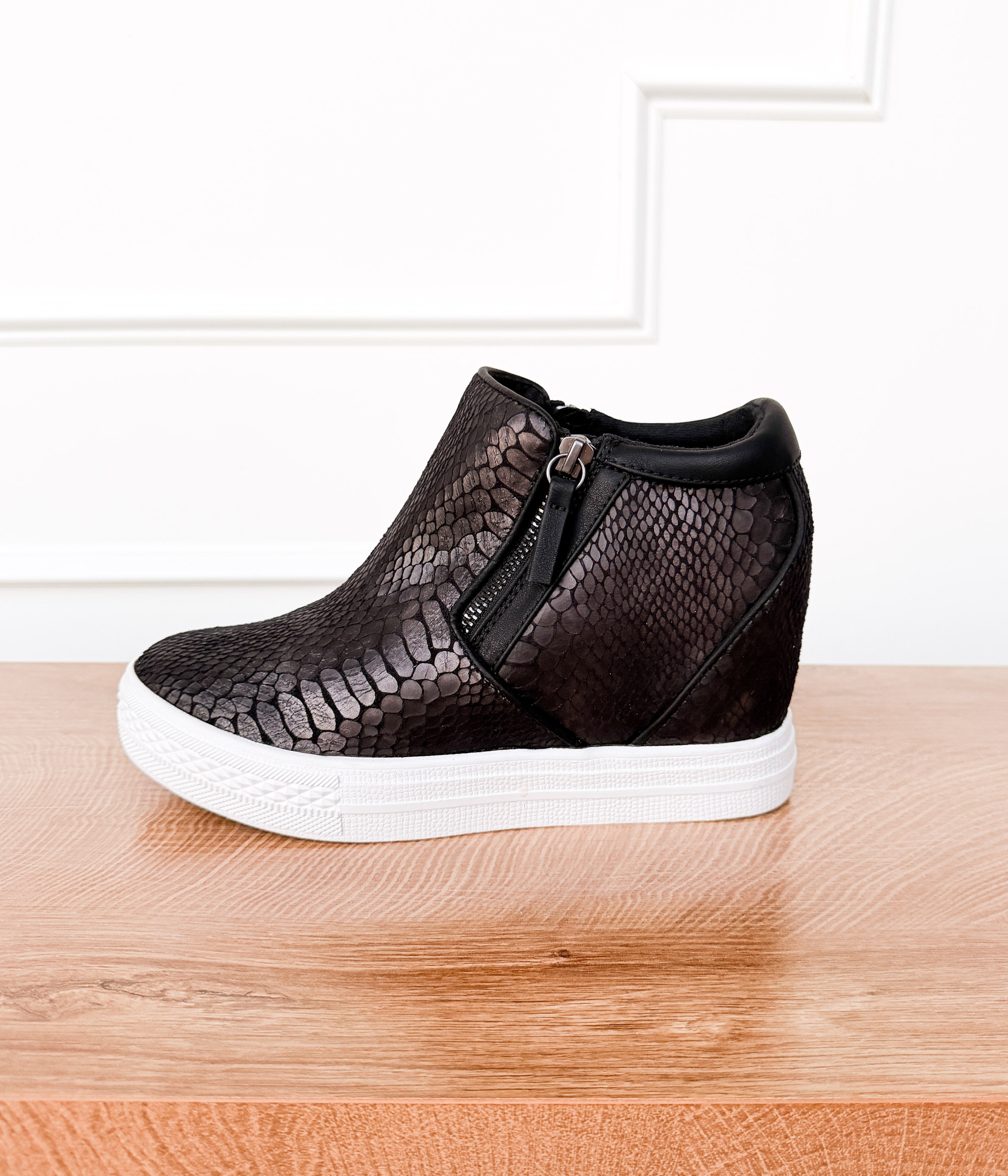 Timmibelle Wedge Sneaker in Black - Rural Haze