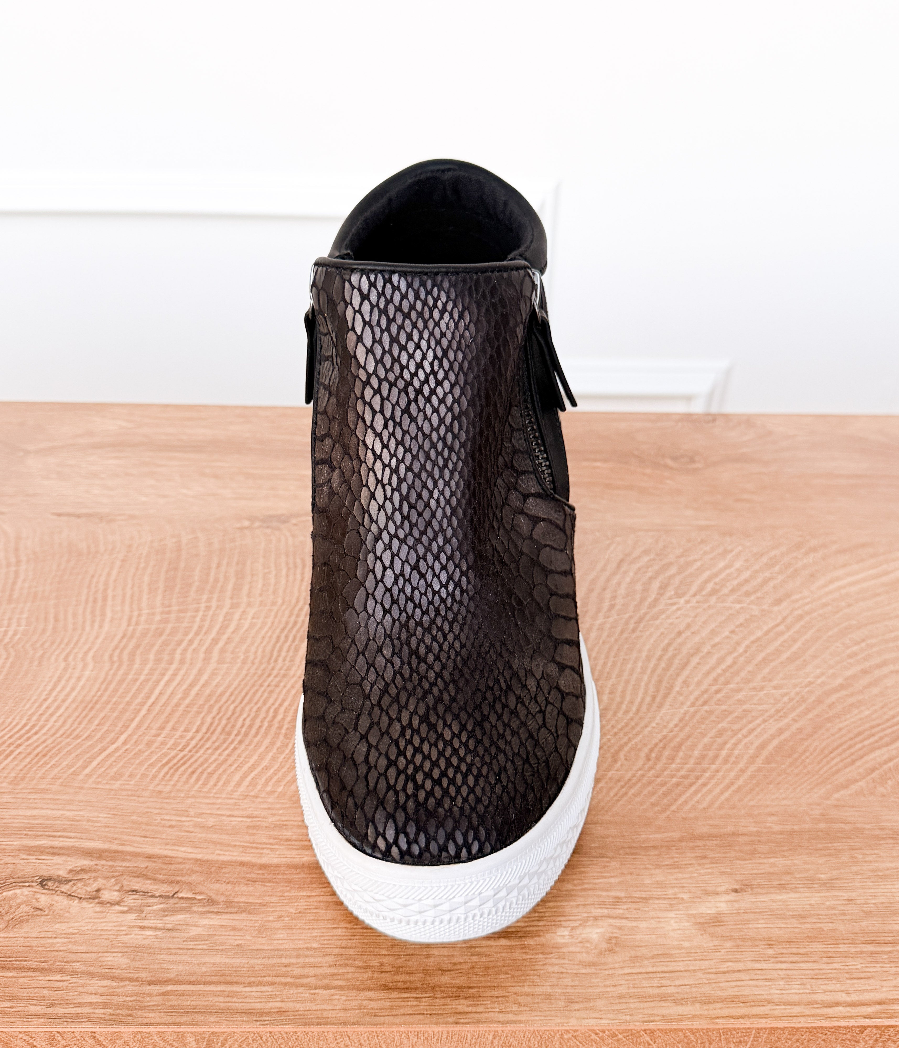Timmibelle Wedge Sneaker in Black - Rural Haze