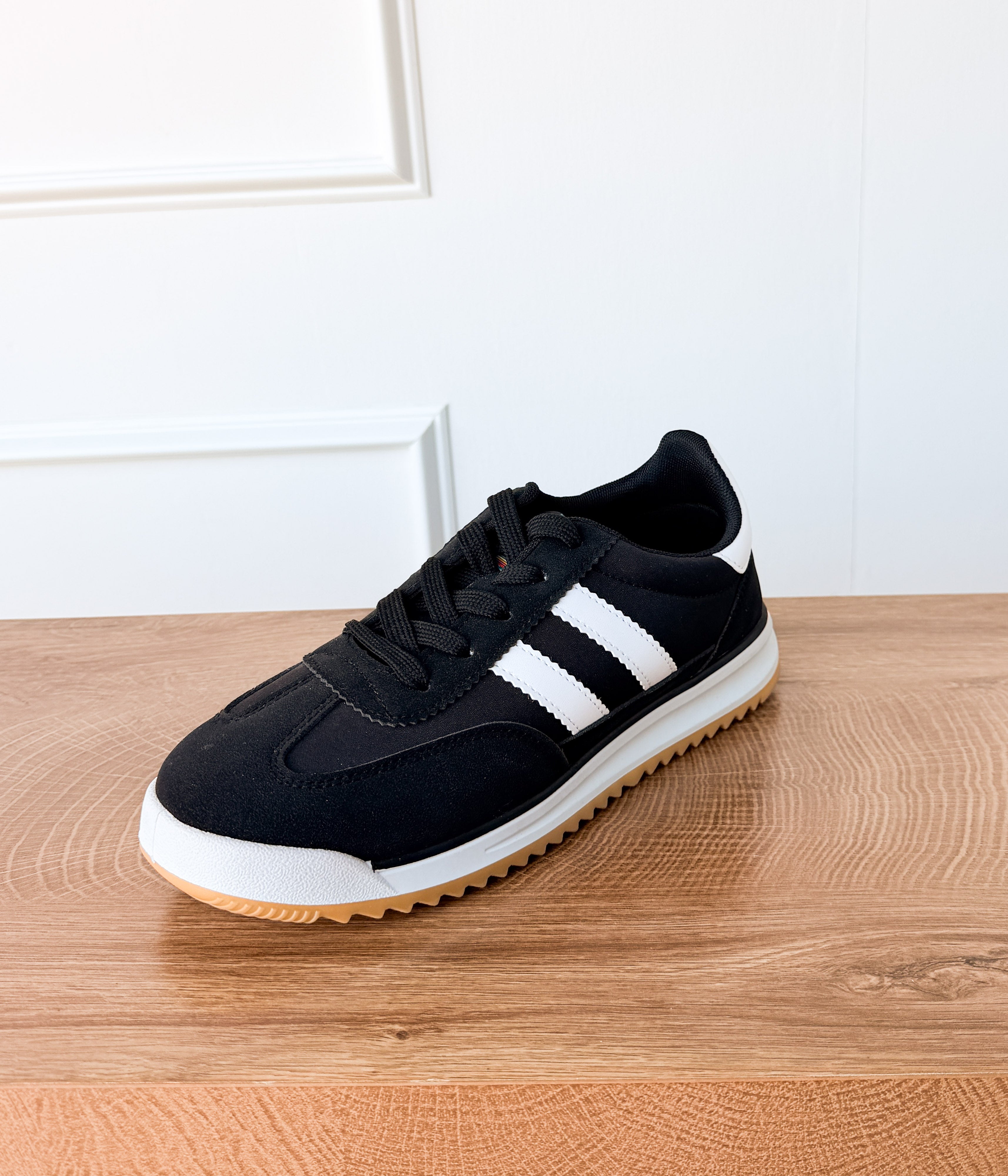 Tokyo Dual Stripe Sneakers in Black