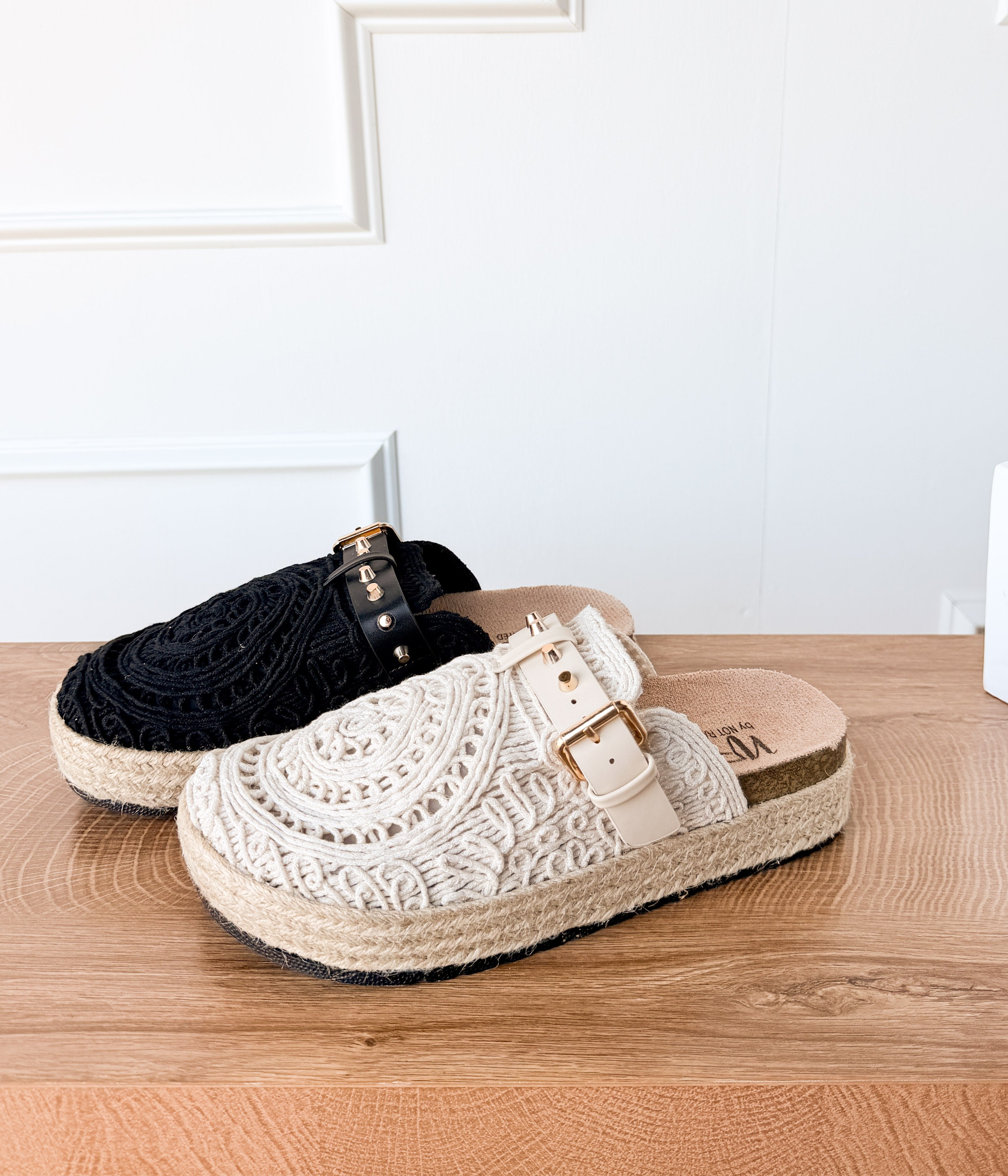 Treads Mule in Black - Rural Haze